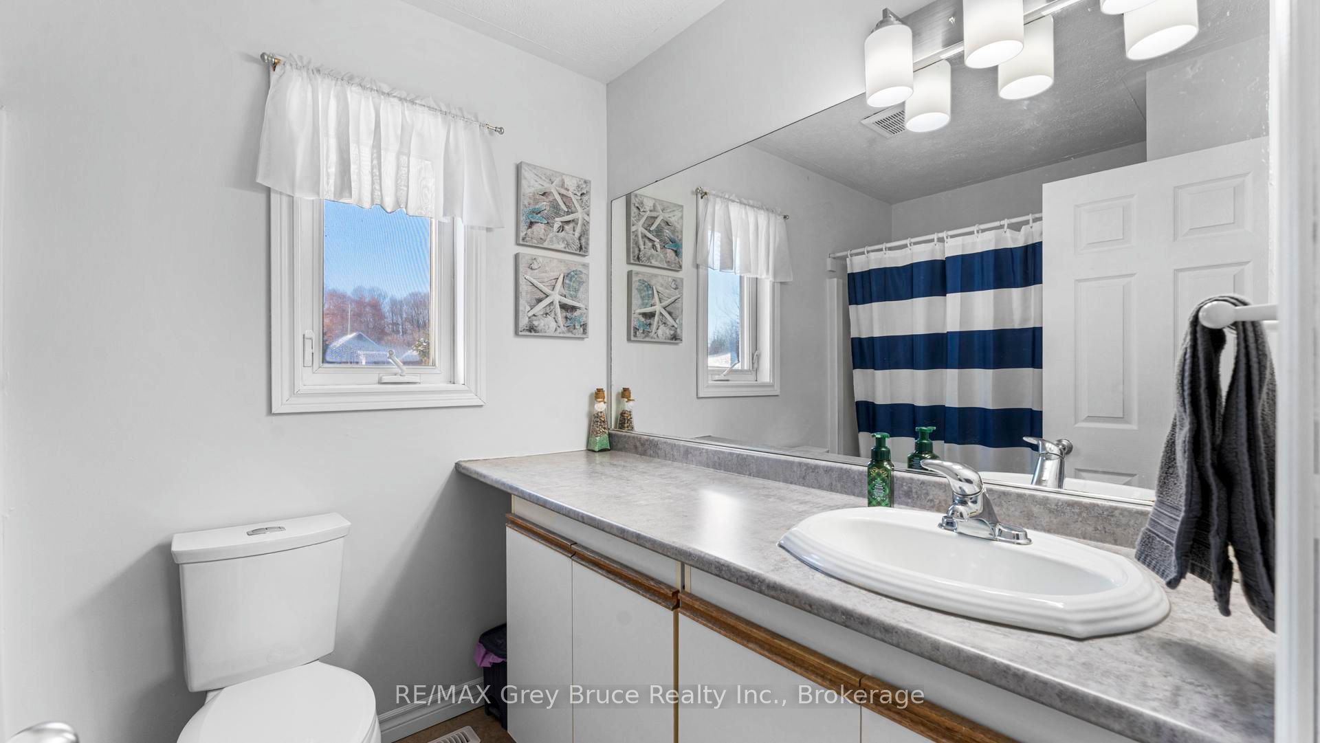 1666 3rd Avenue W Property Photo 20