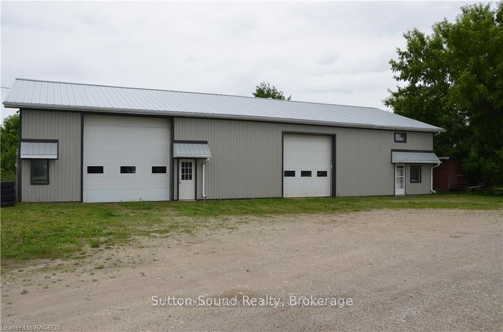 402432 Grey Road 4 Property Photo 1