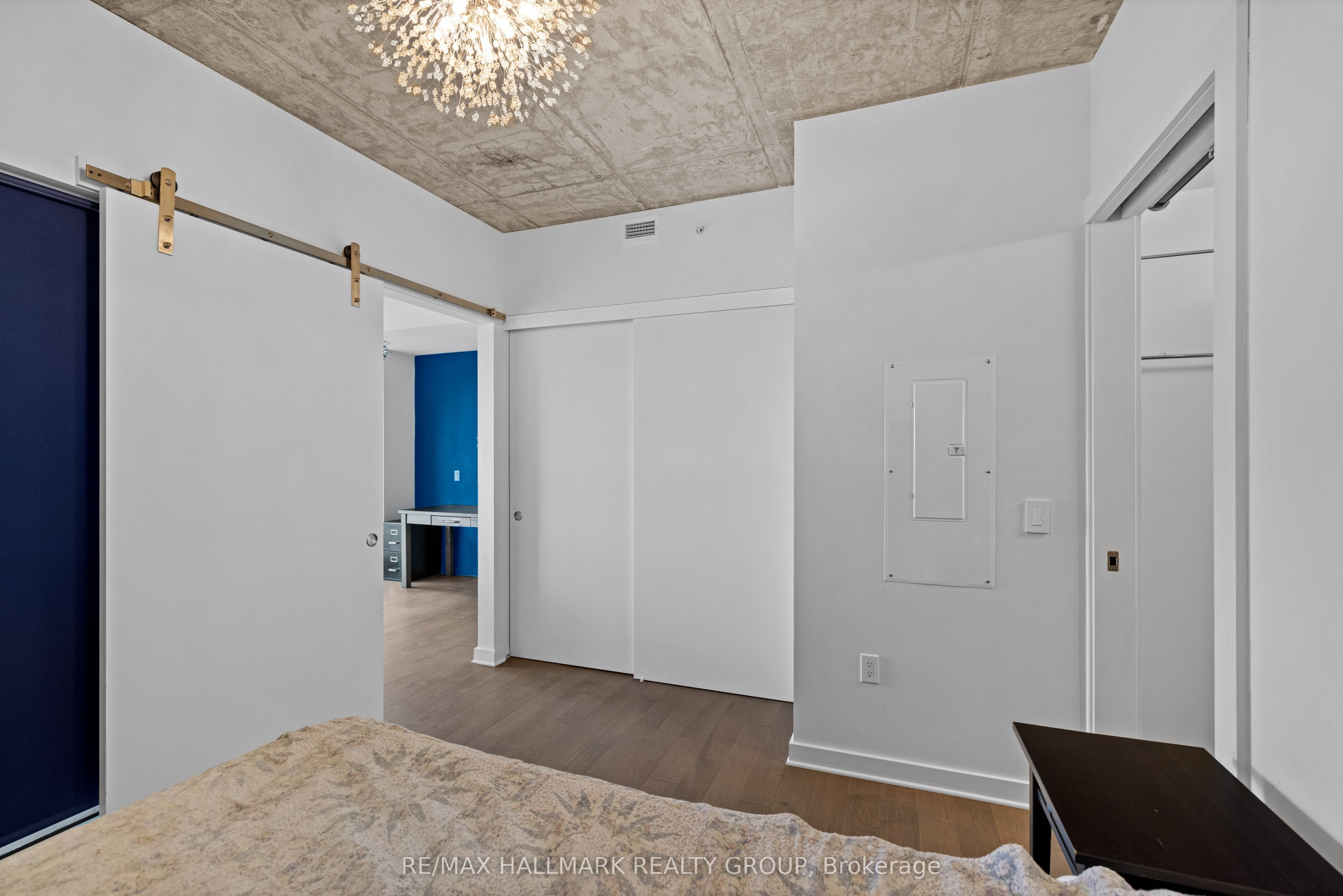 135 Barrette Street 607 Property Photo 19