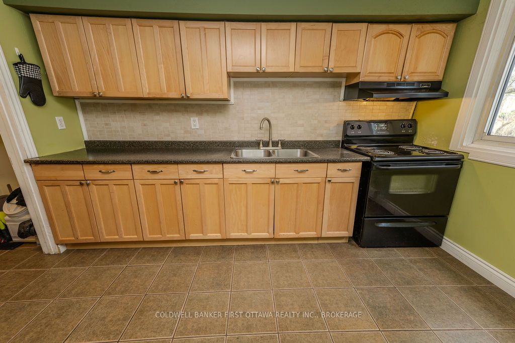 258 Queen Mary Road 36 Property Photo 5