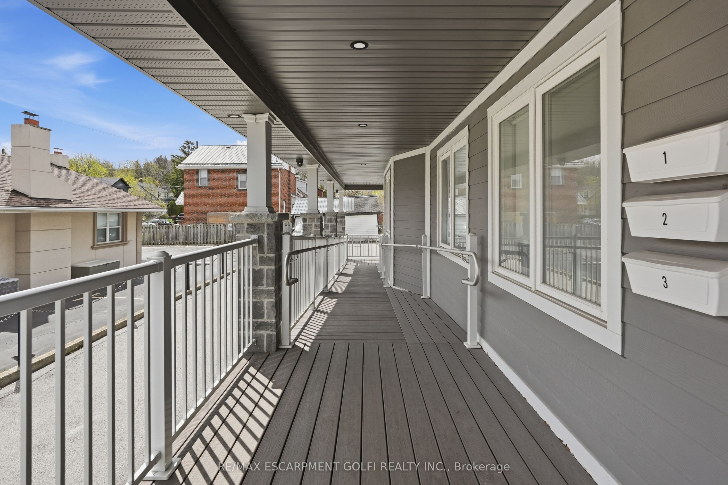 19 King Street W Property Photo 22