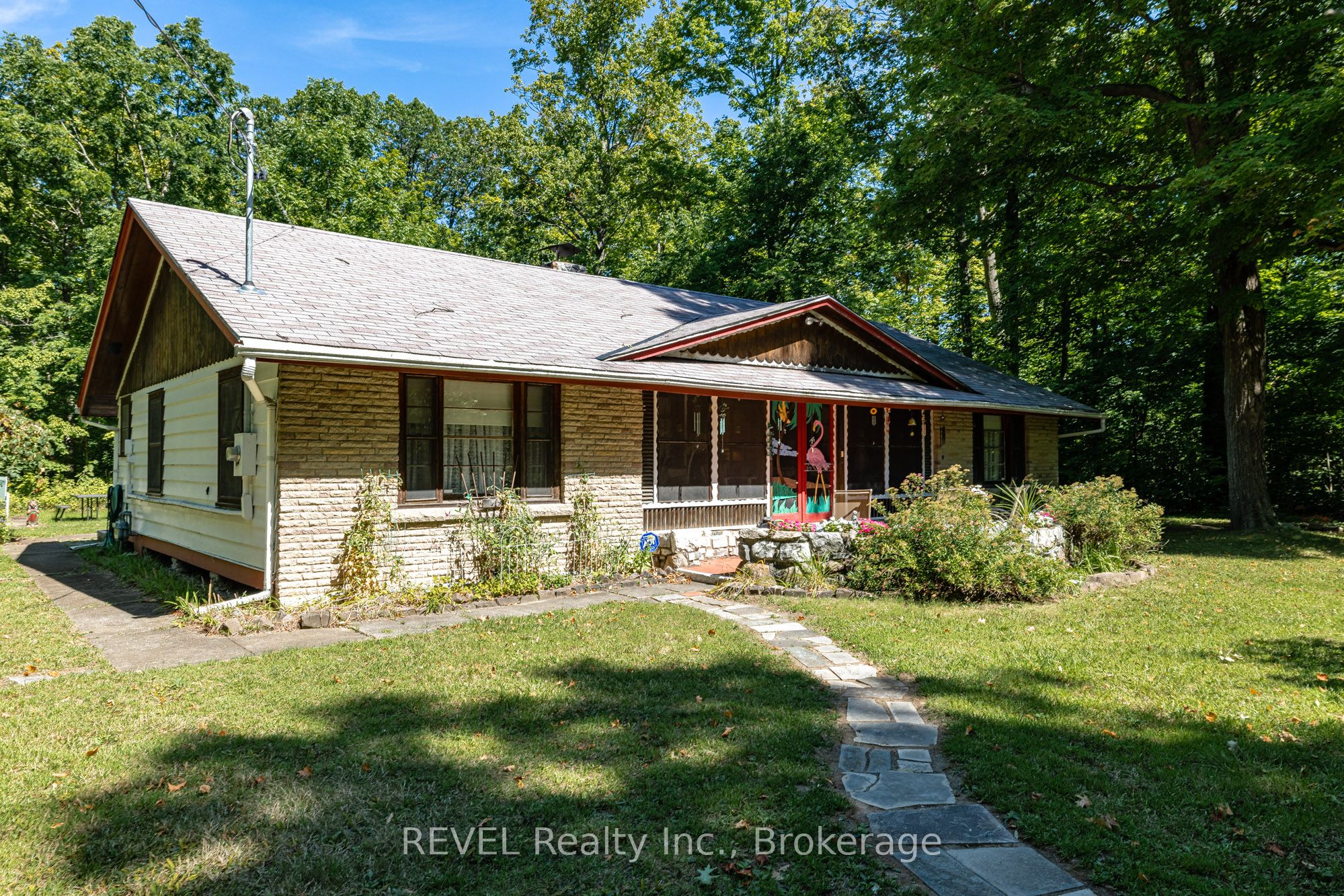 3052 Maple Avenue Property Photo 1