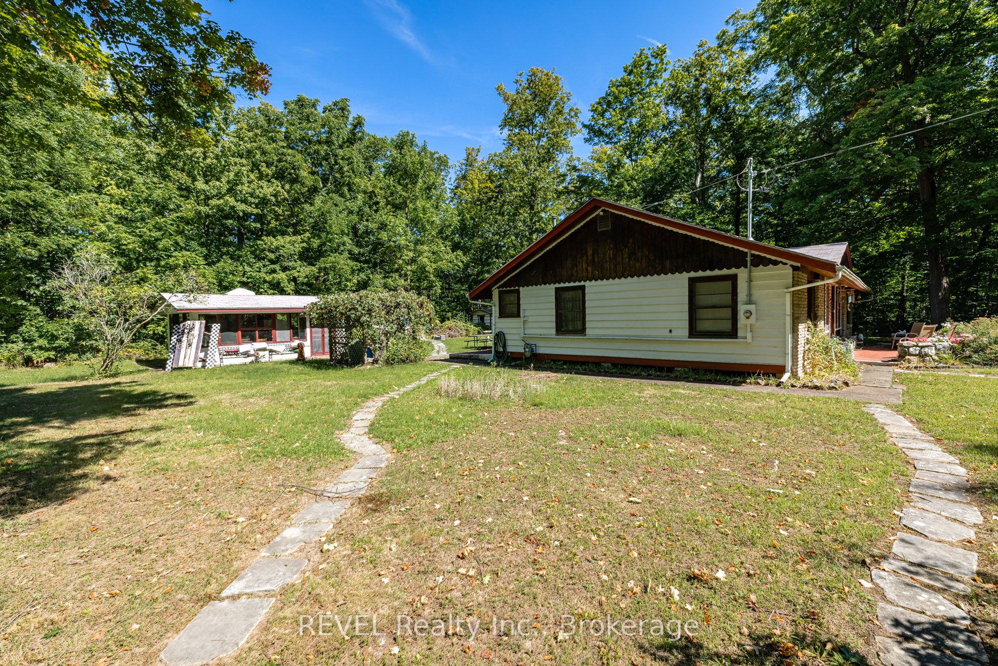 3052 Maple Avenue Property Photo 3