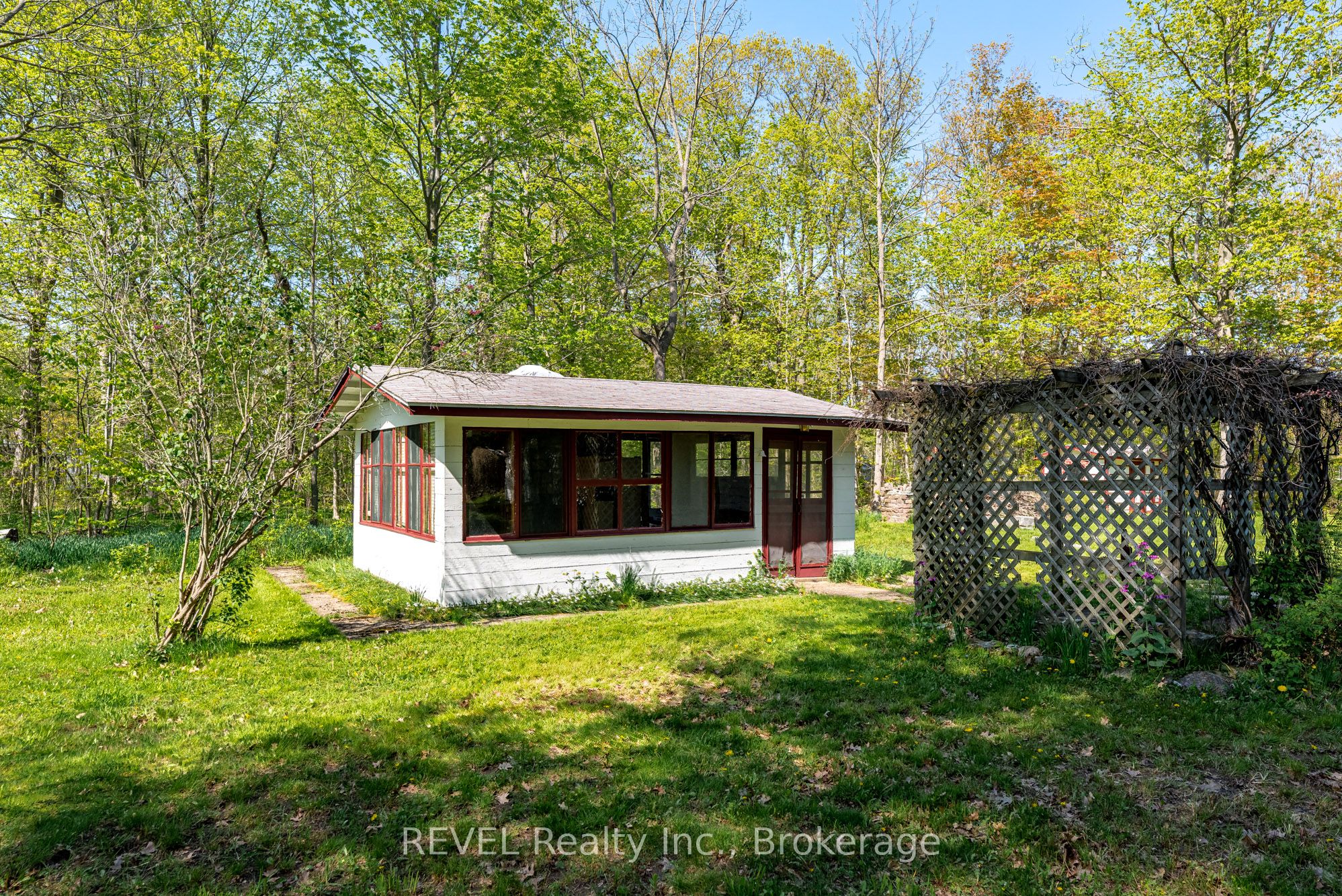 3052 Maple Avenue Property Photo 5