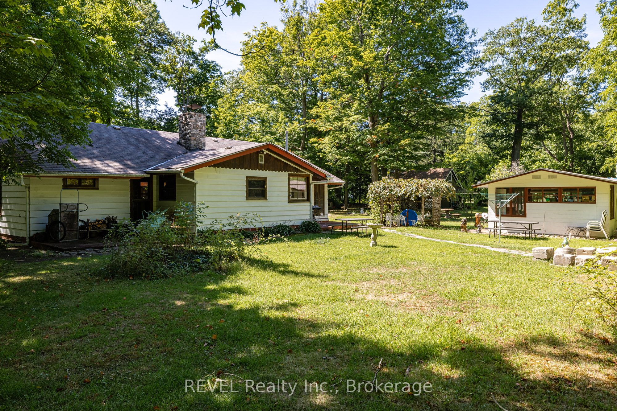 3052 Maple Avenue Property Photo 6