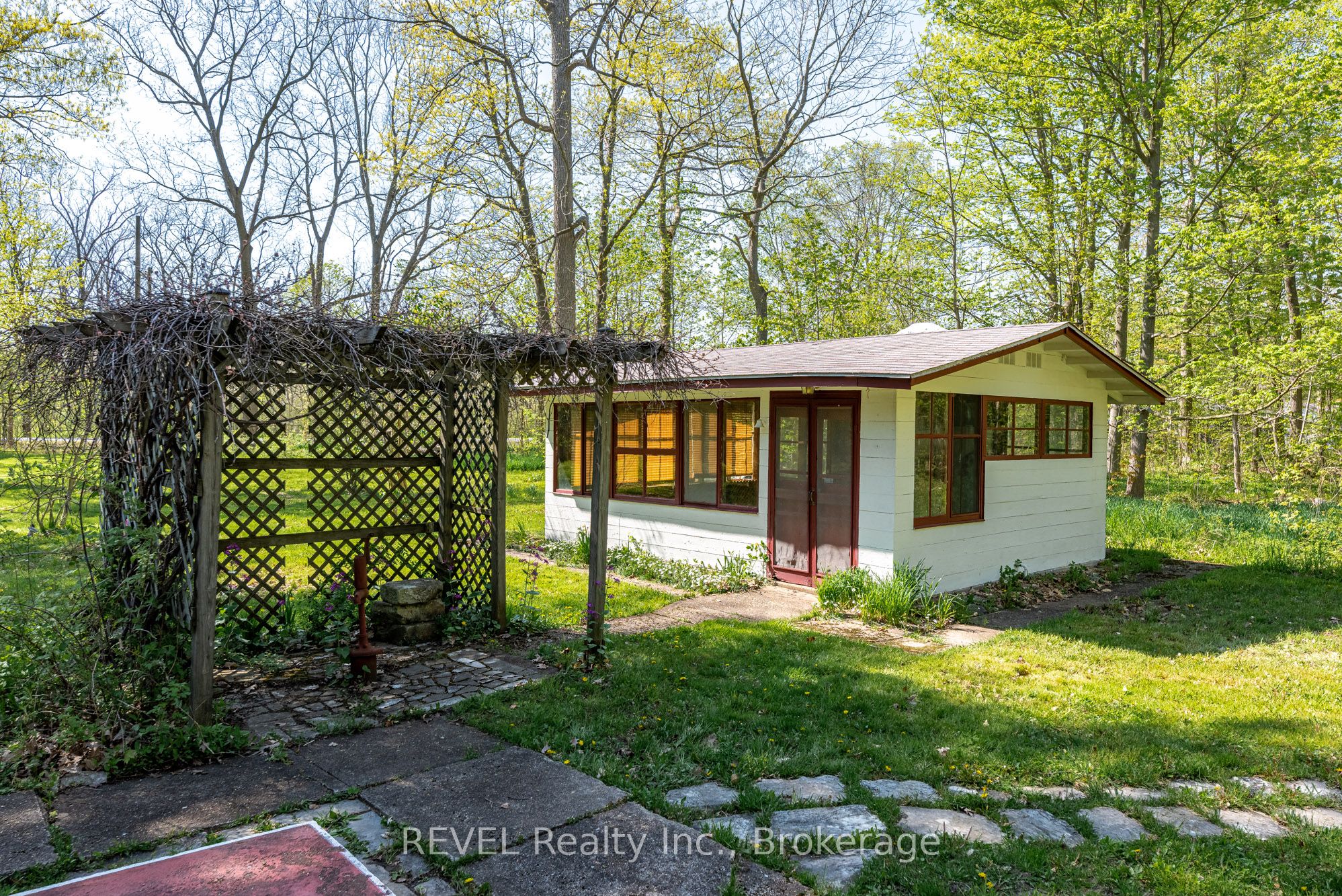 3052 Maple Avenue Property Photo 7