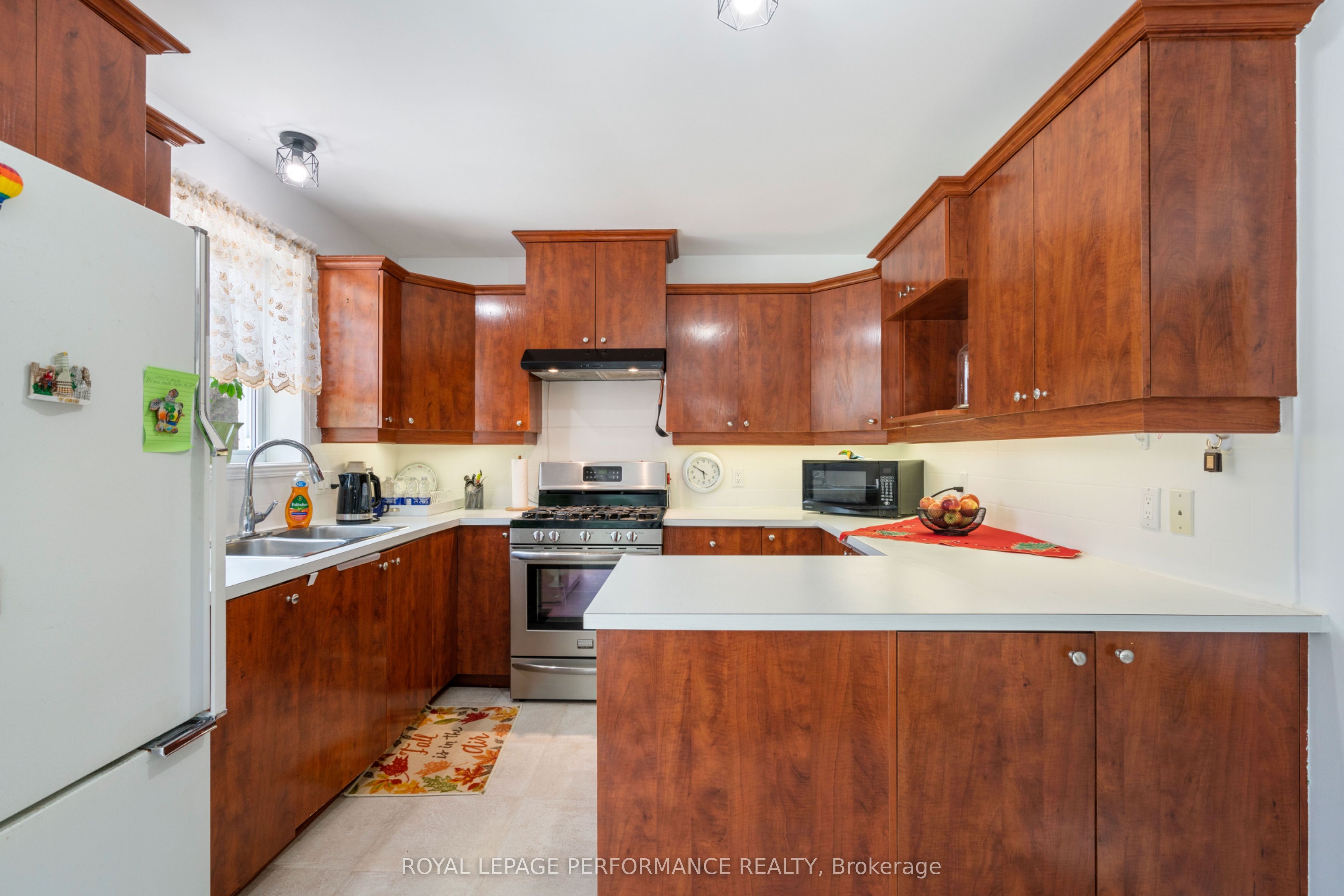 6123 Macbain Street Property Photo 7