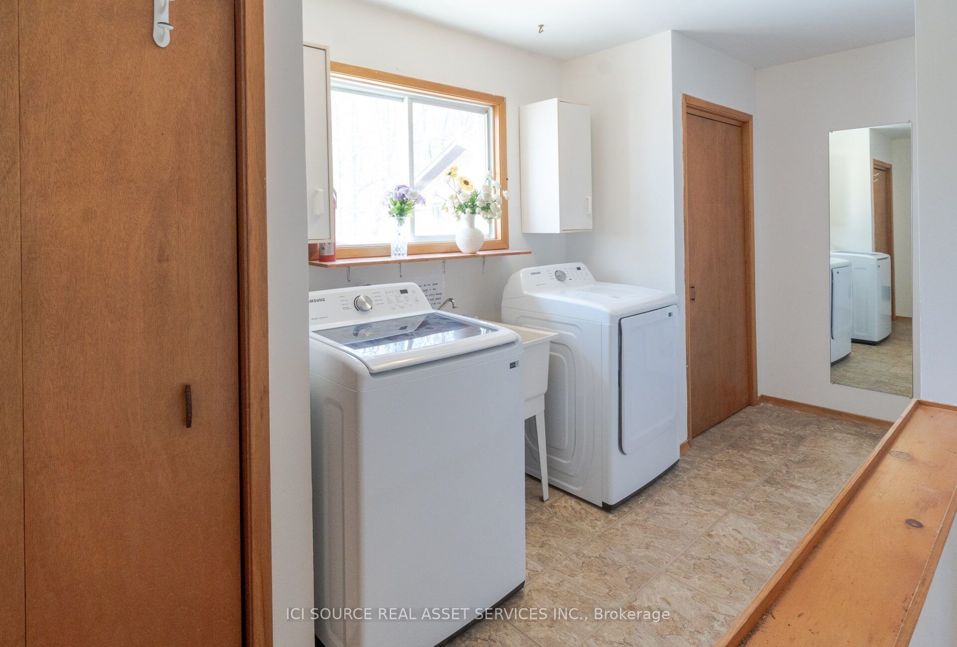 933 Ferguson Road Property Photo 36