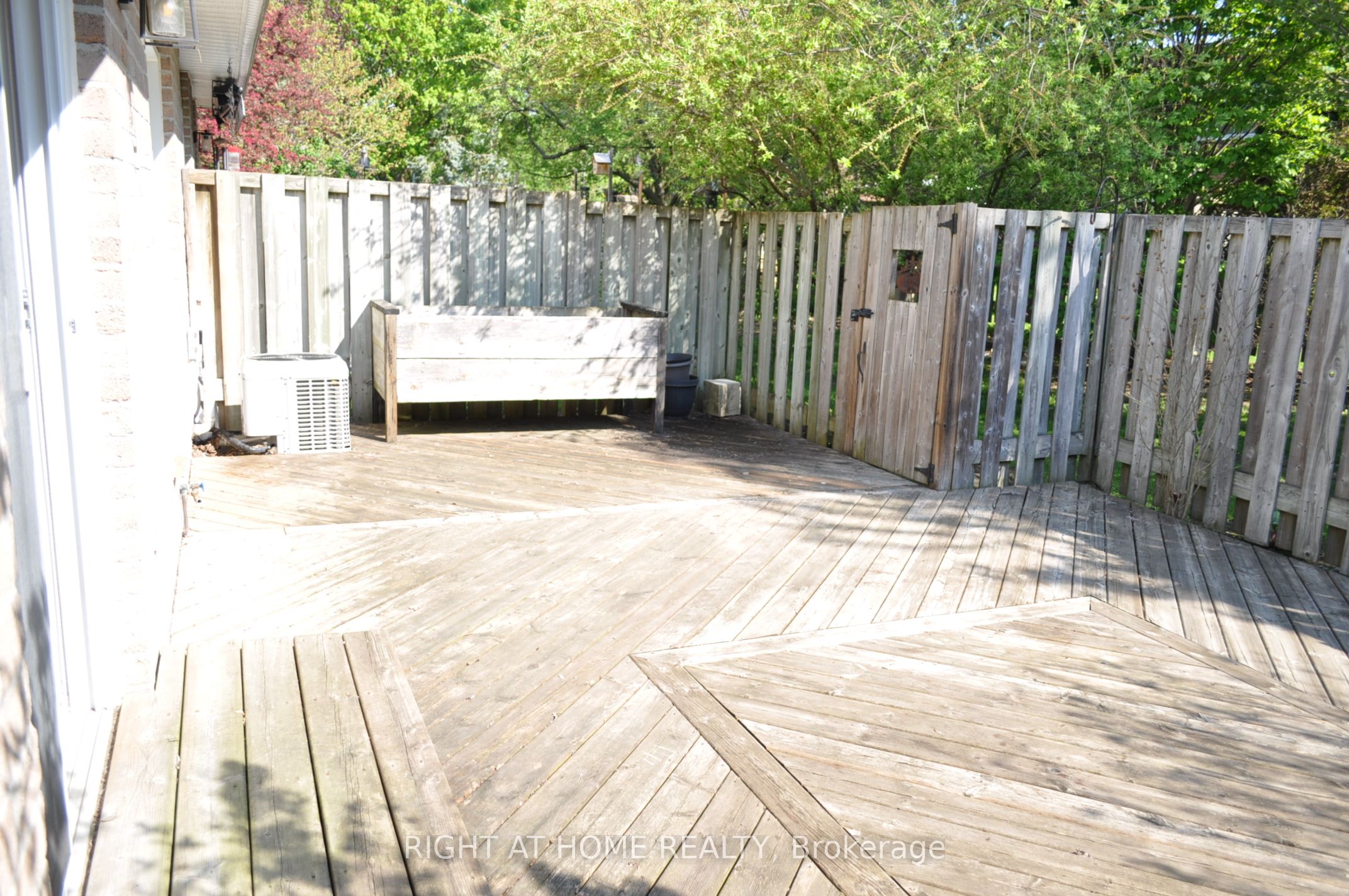104 Woodlawn Road E 3 Property Photo 29