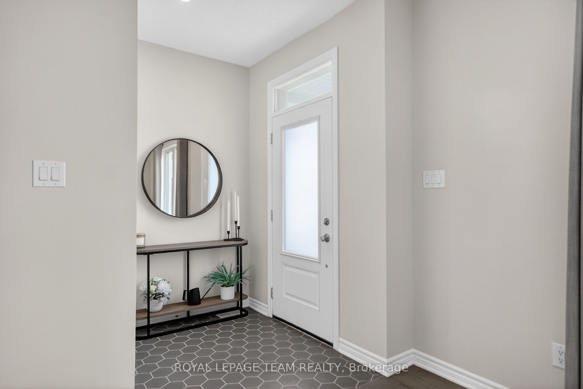 802 Bascule Place Property Photo 4