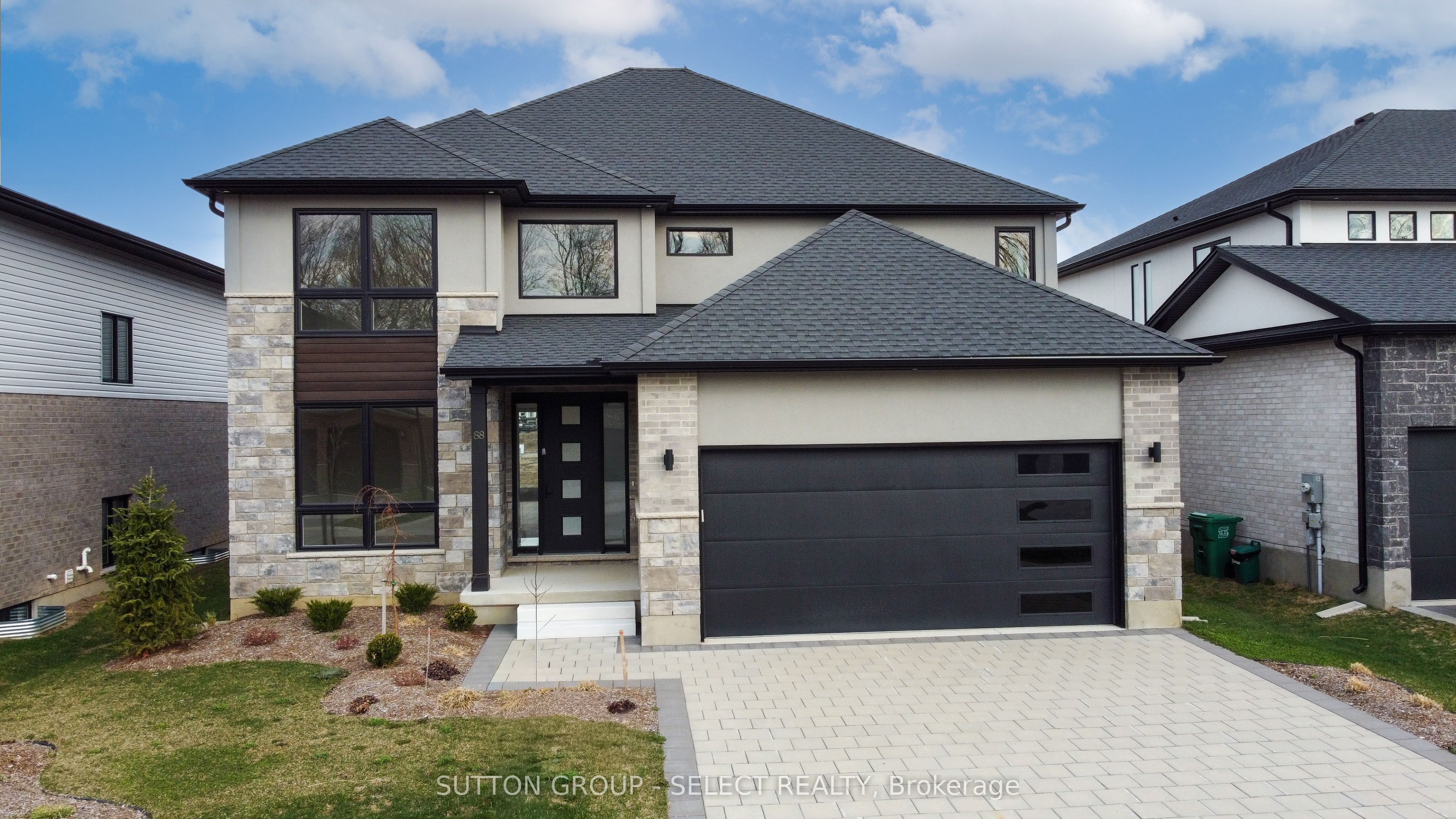 88 Optimist Drive Property Photo 1
