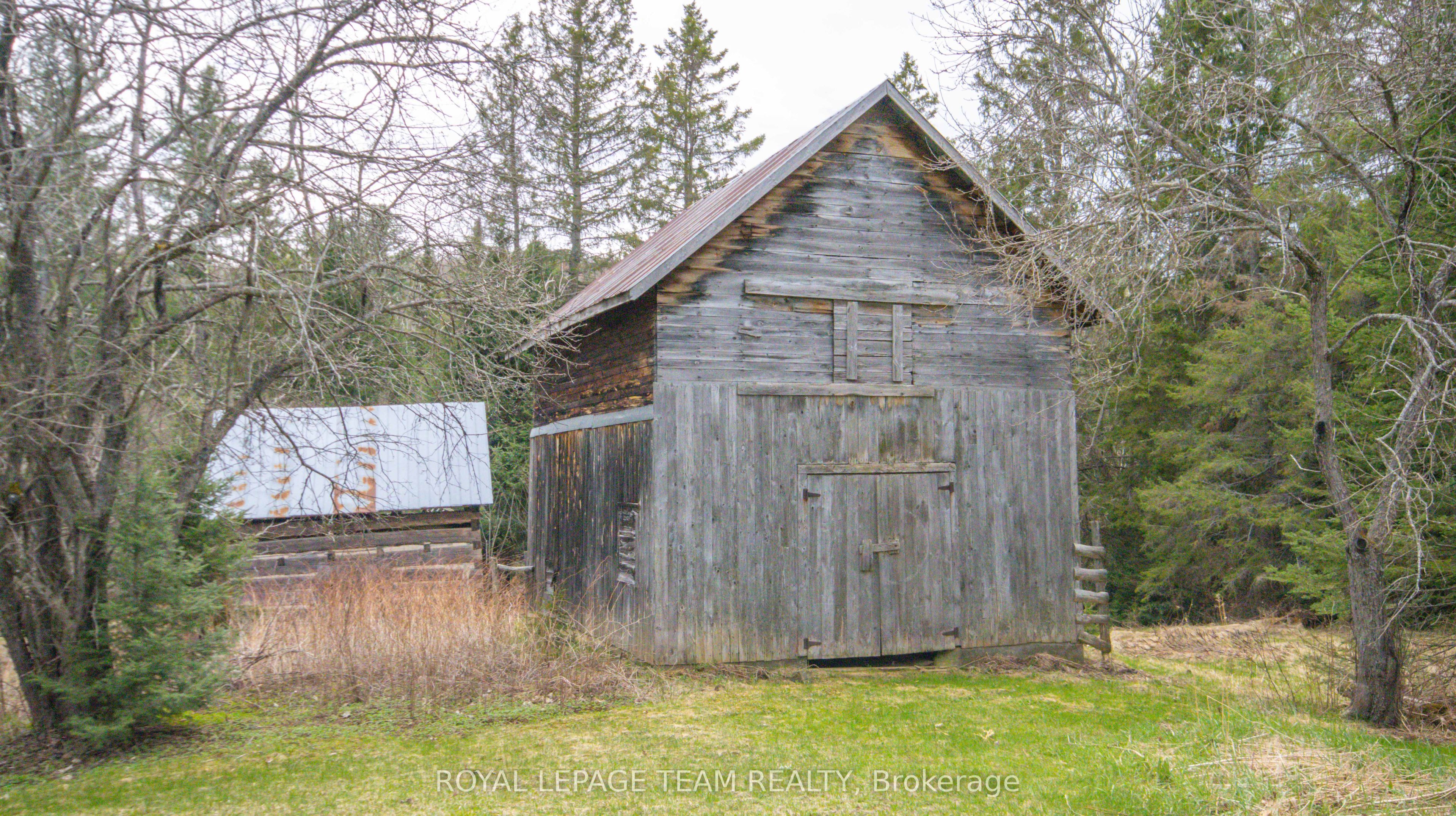 963 Wilno South Road S Property Photo 6