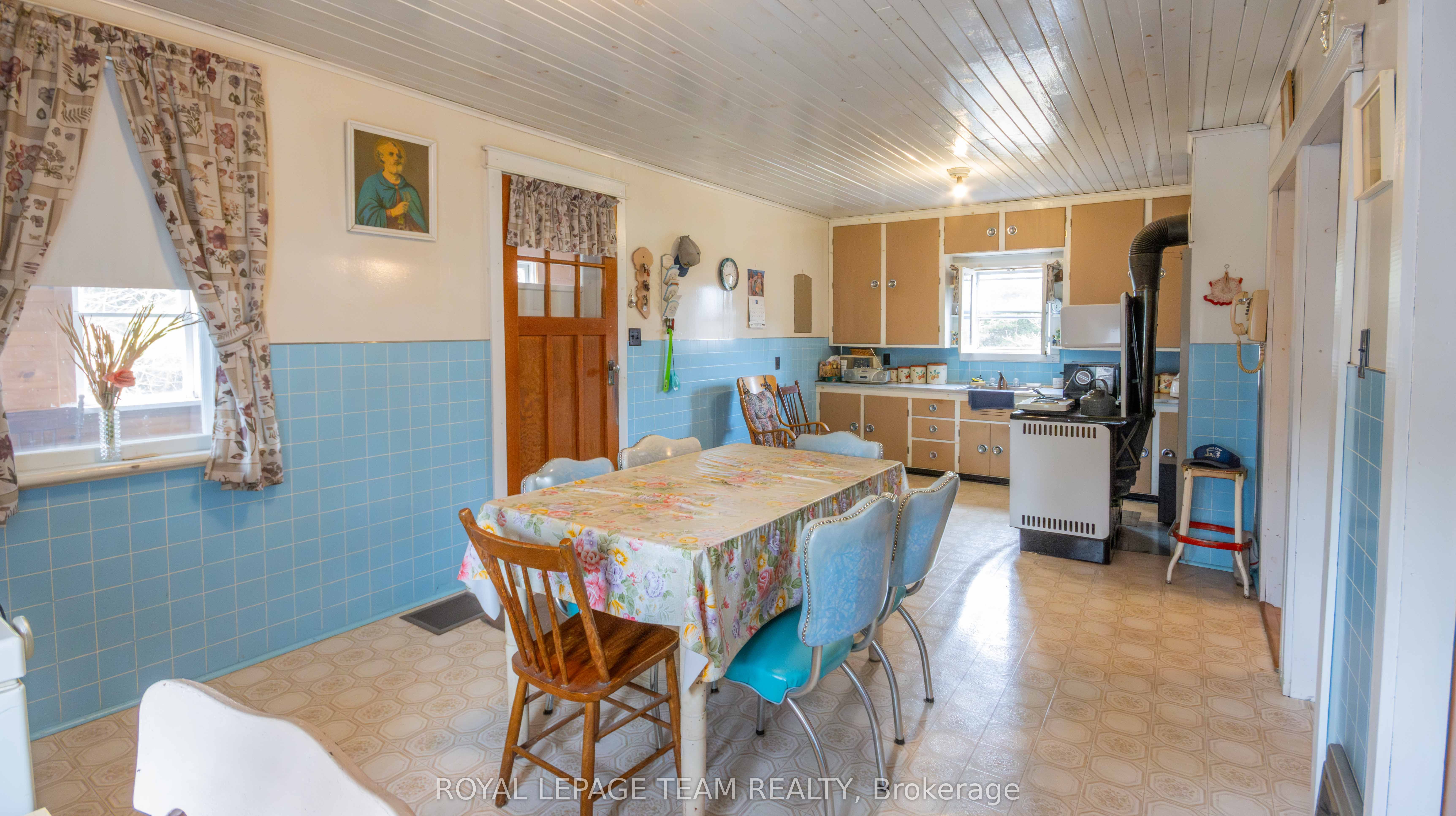 963 Wilno South Road S Property Photo 15