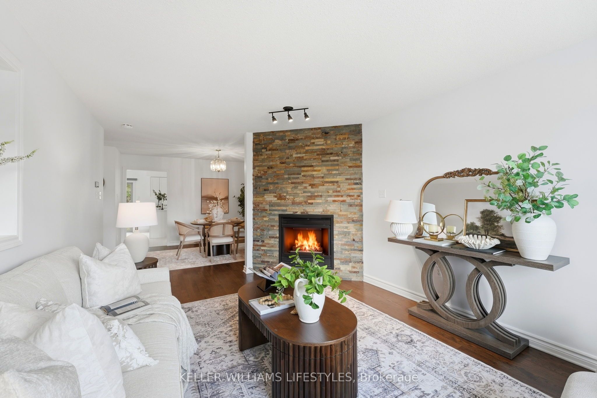 270 North Centre Road 16 Property Photo 4