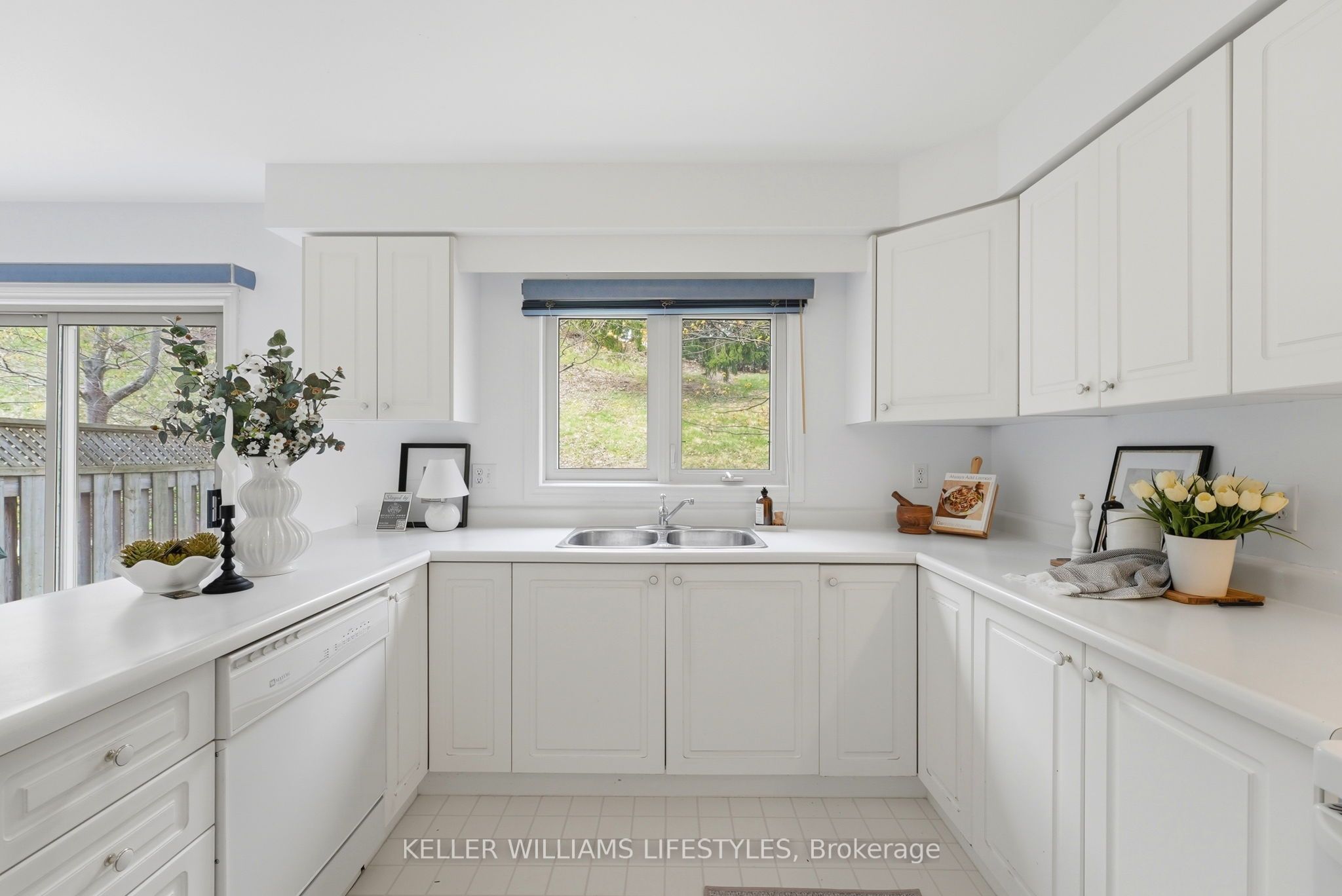 270 North Centre Road 16 Property Photo 6