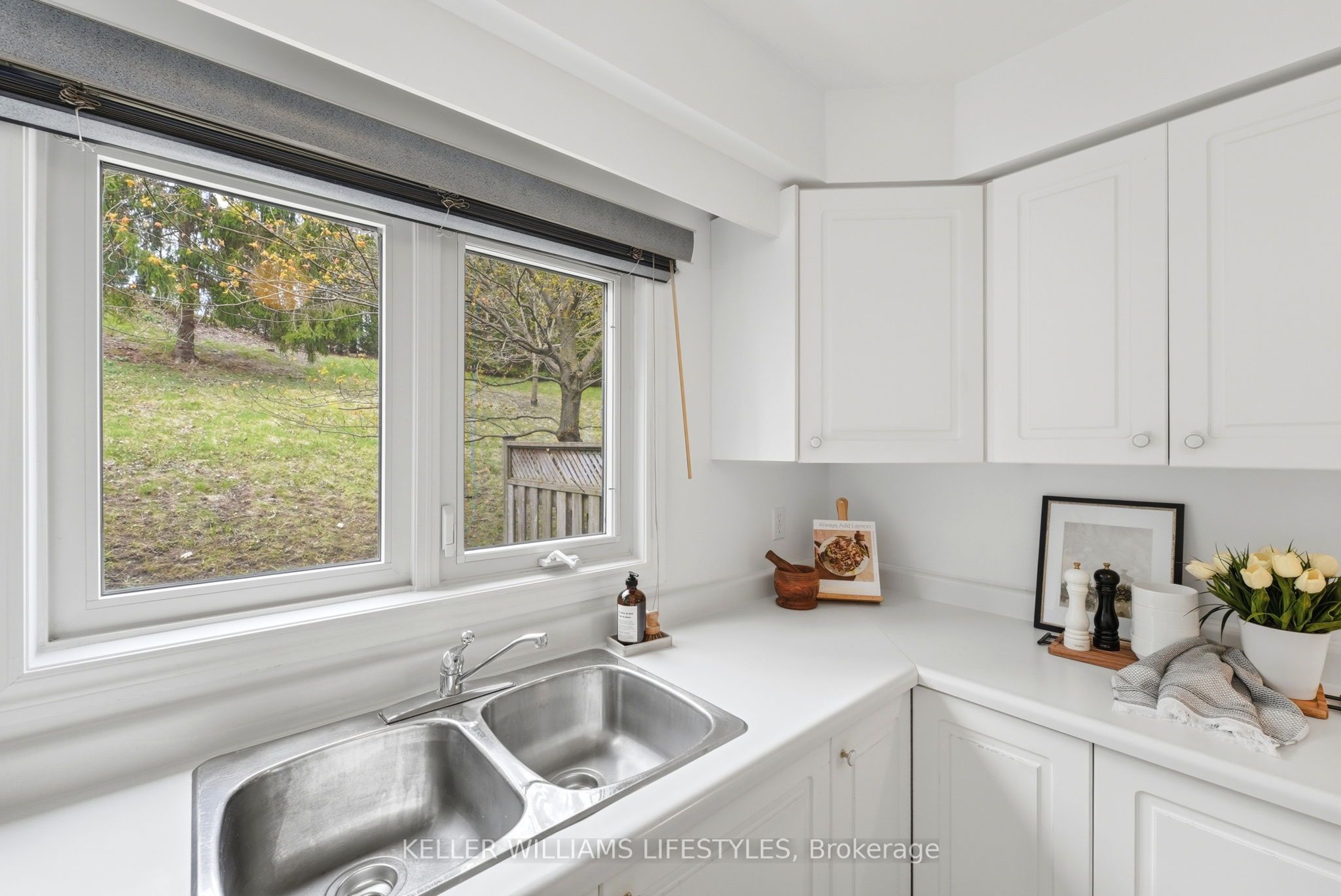270 North Centre Road 16 Property Photo 7