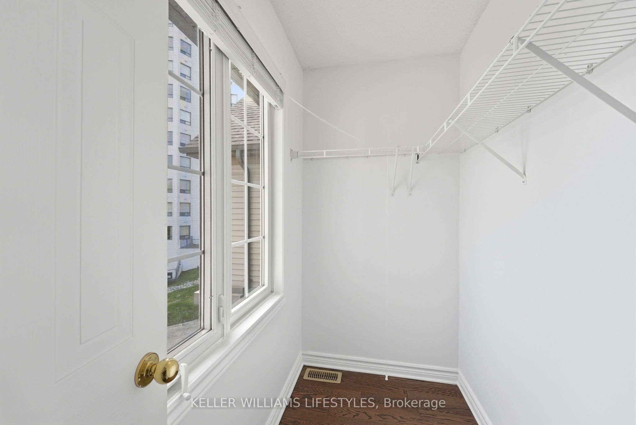 270 North Centre Road 16 Property Photo 23