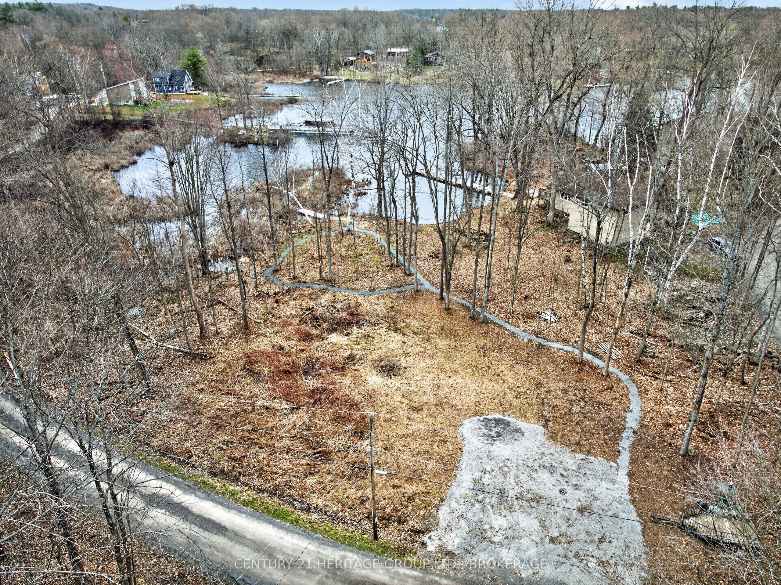 828 Thomas Road Property Photo 3