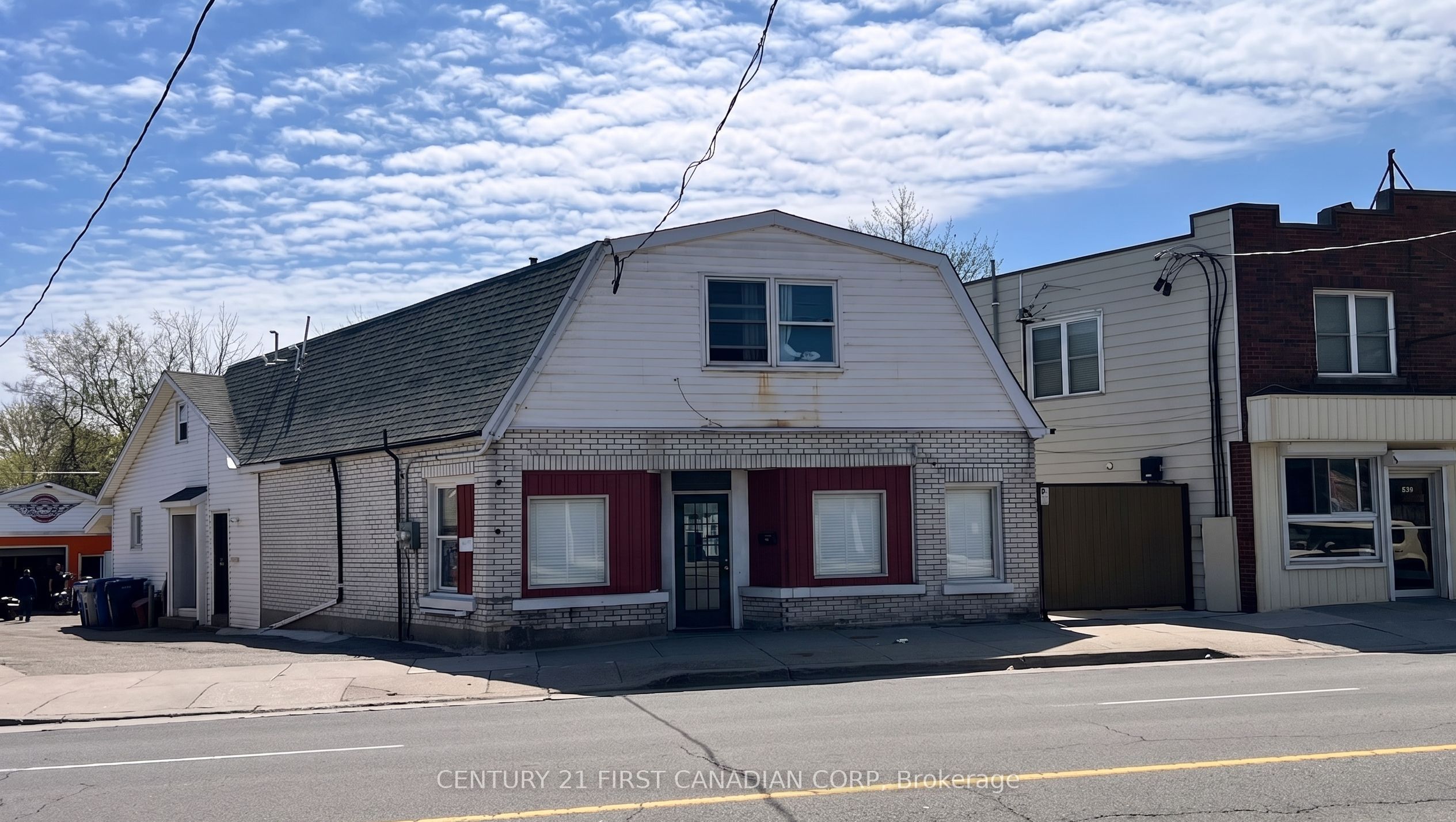 745 & 749 Hamilton Road Property Photo 2