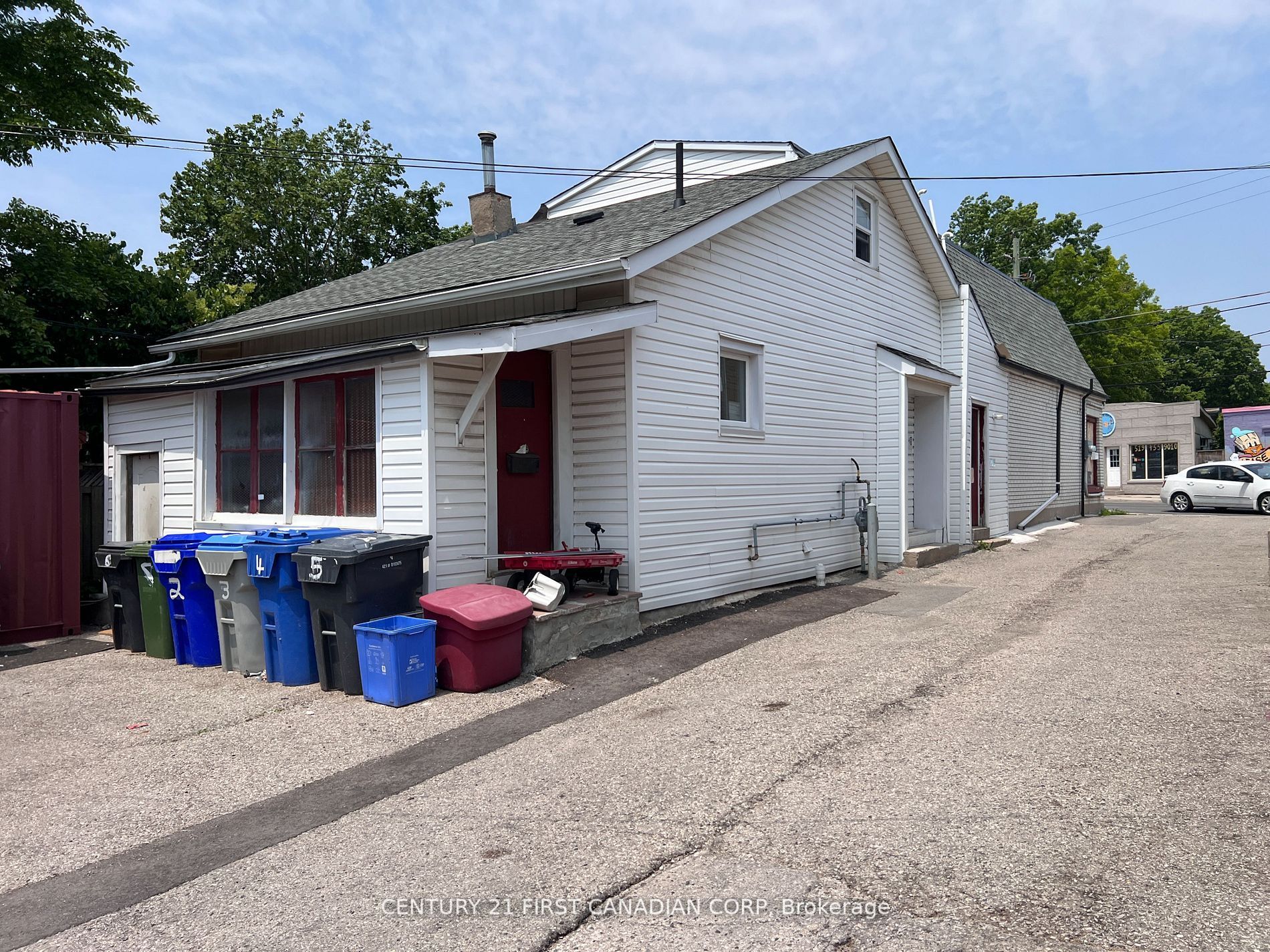 745 & 749 Hamilton Road Property Photo 6