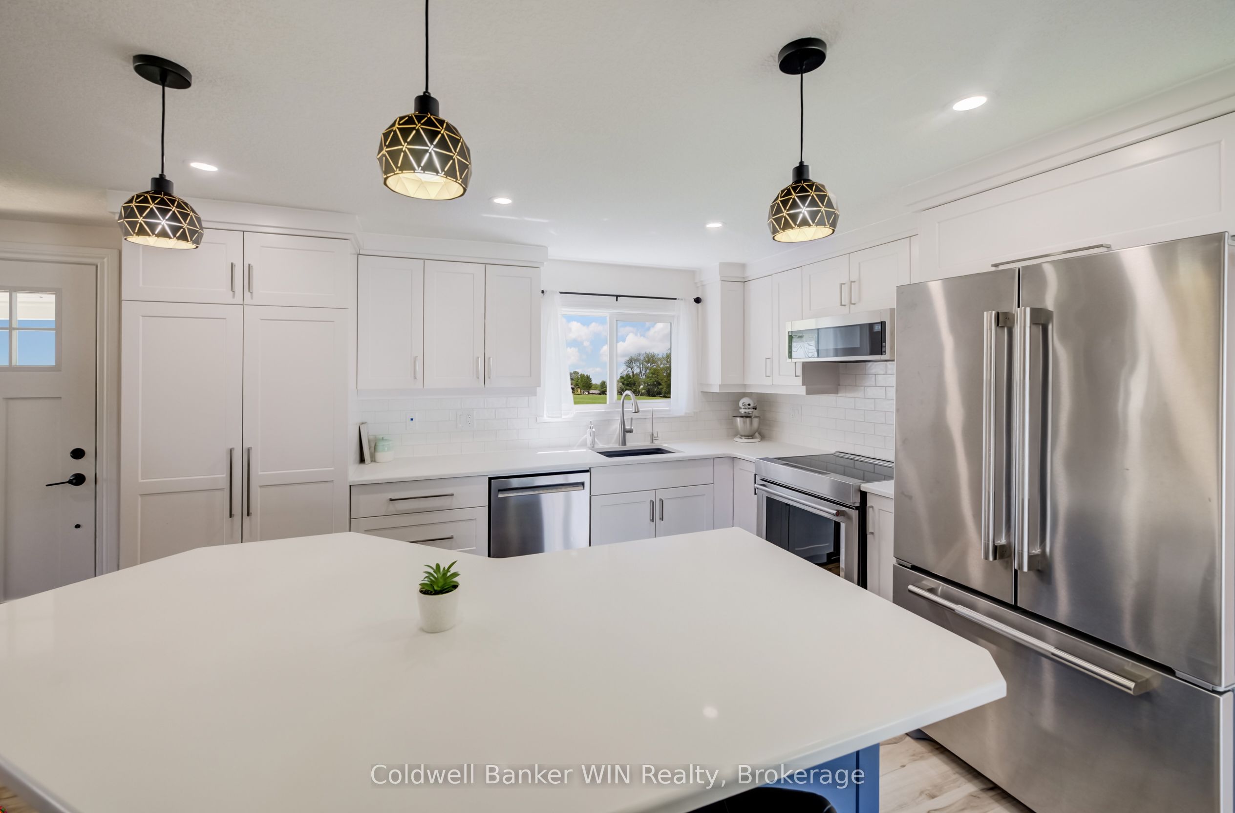 58 2nd Avenue Property Photo 6