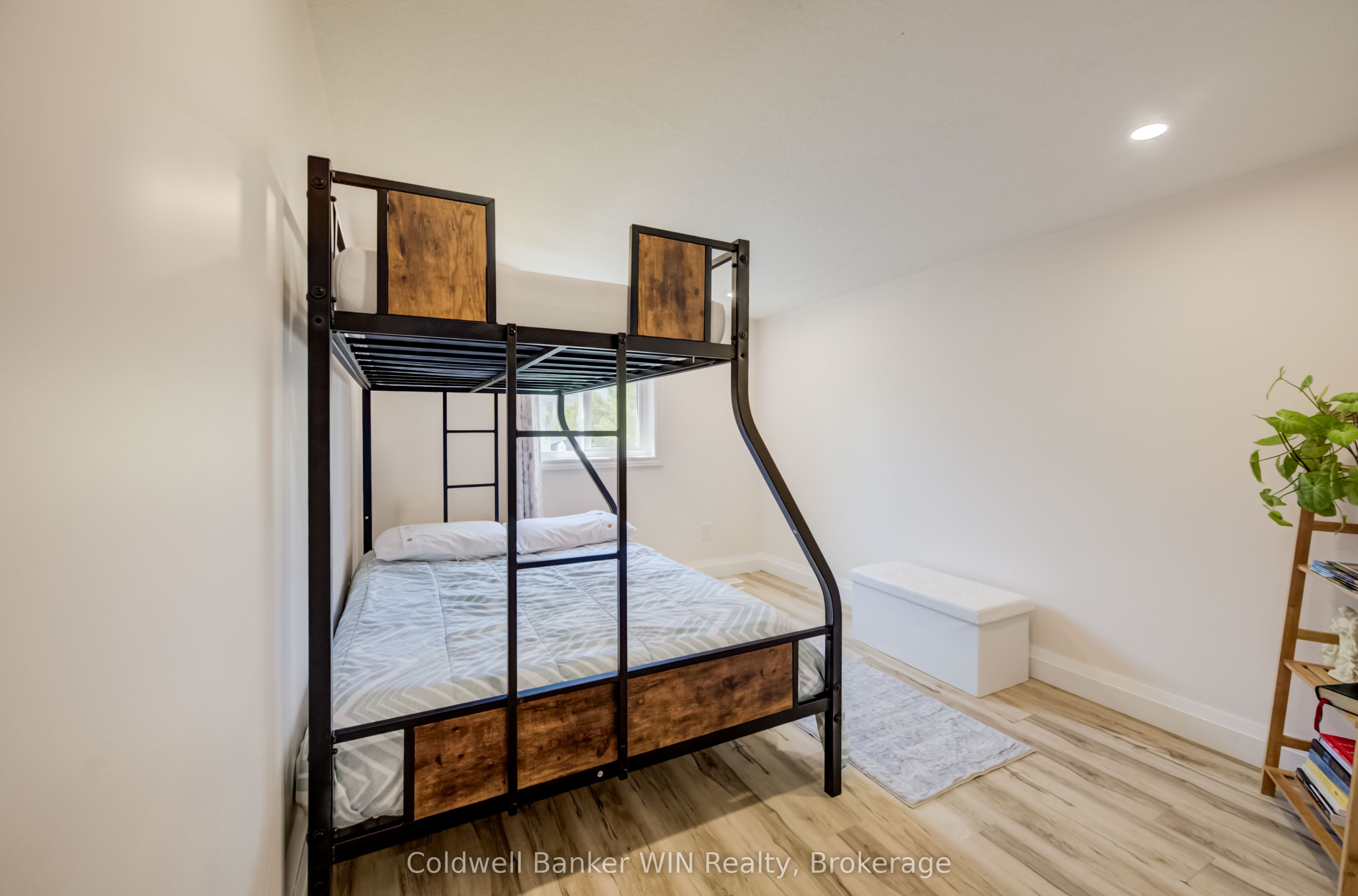 58 2nd Avenue Property Photo 16