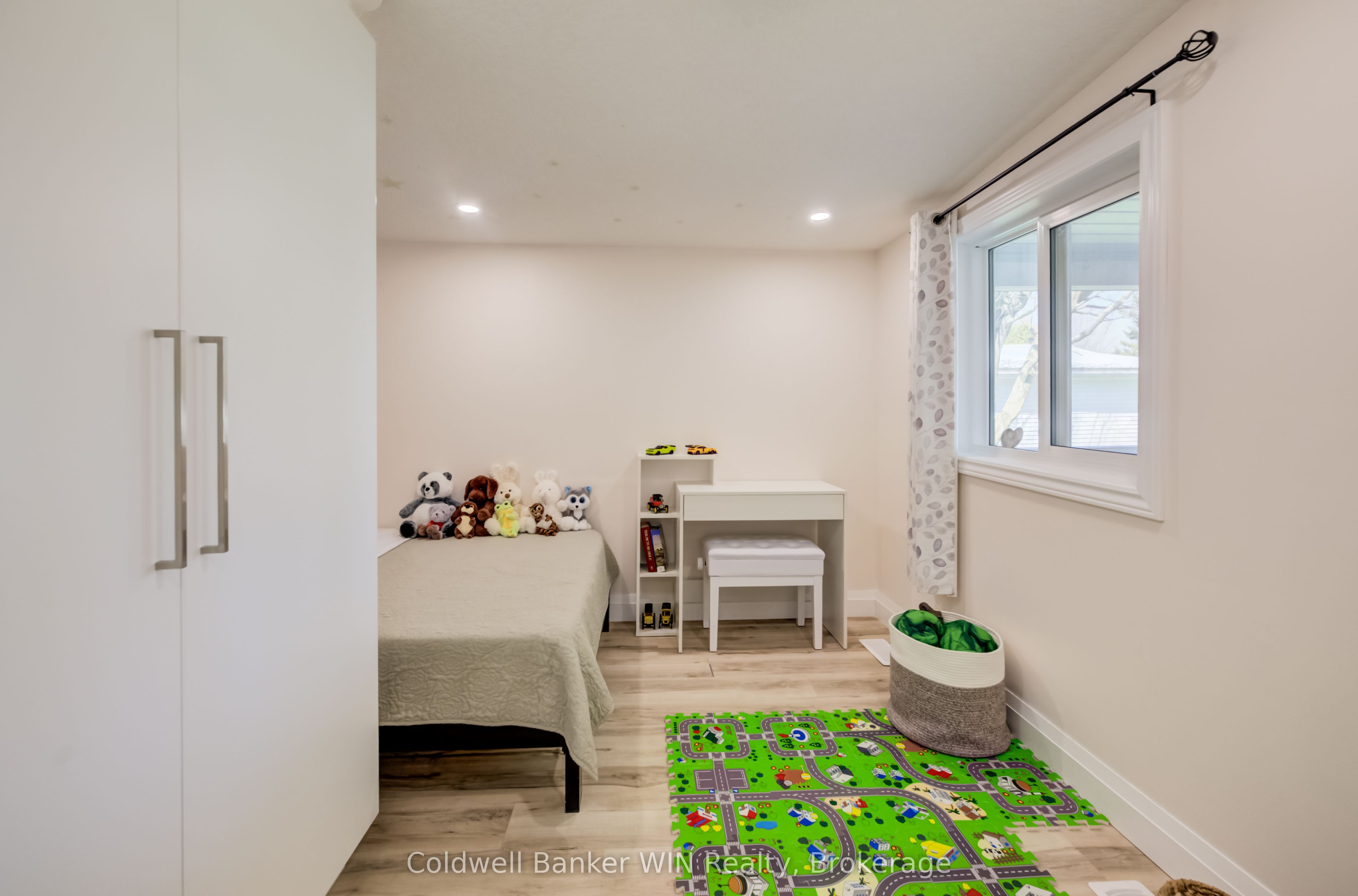 58 2nd Avenue Property Photo 17