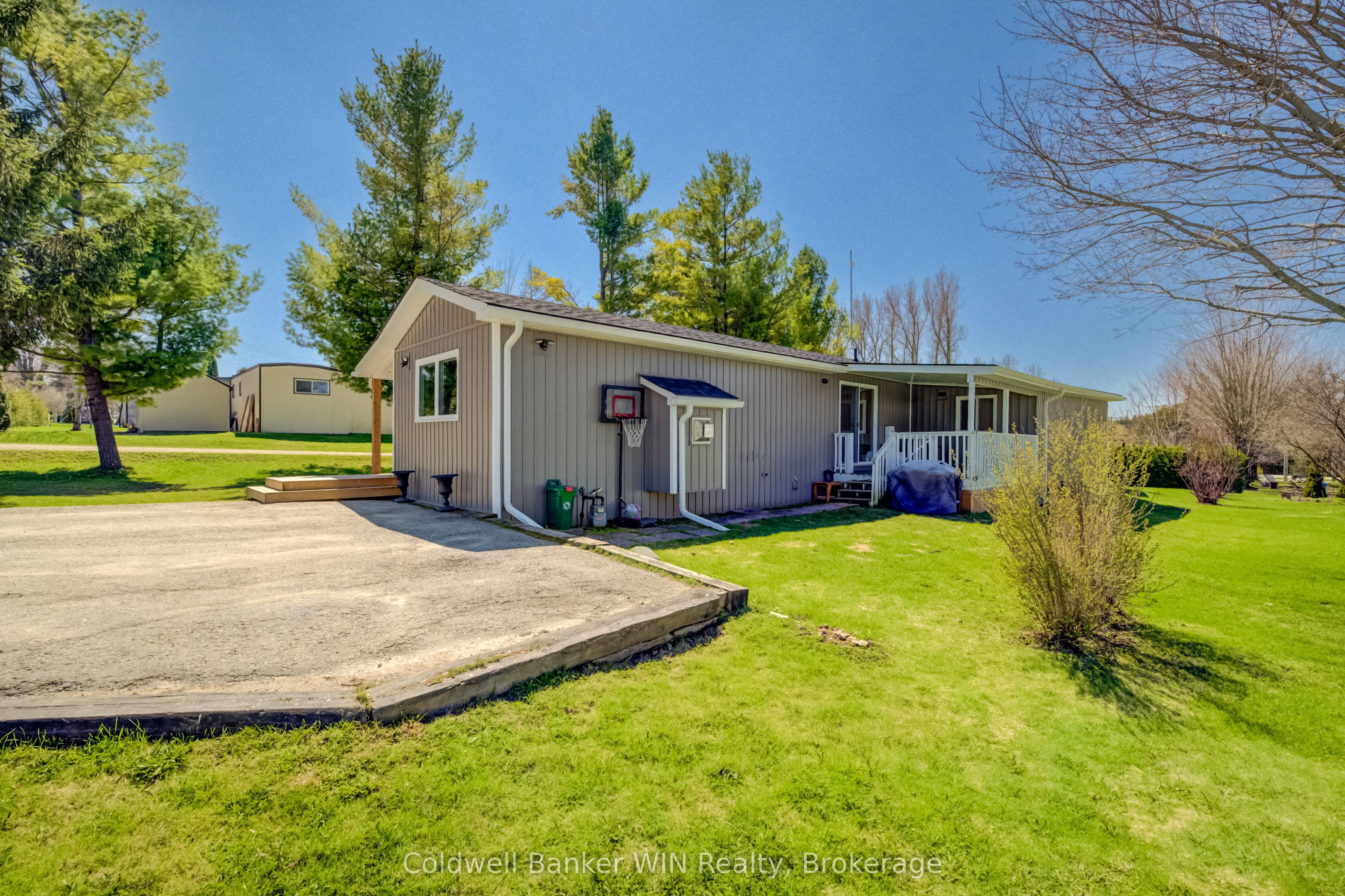 58 2nd Avenue Property Photo 25