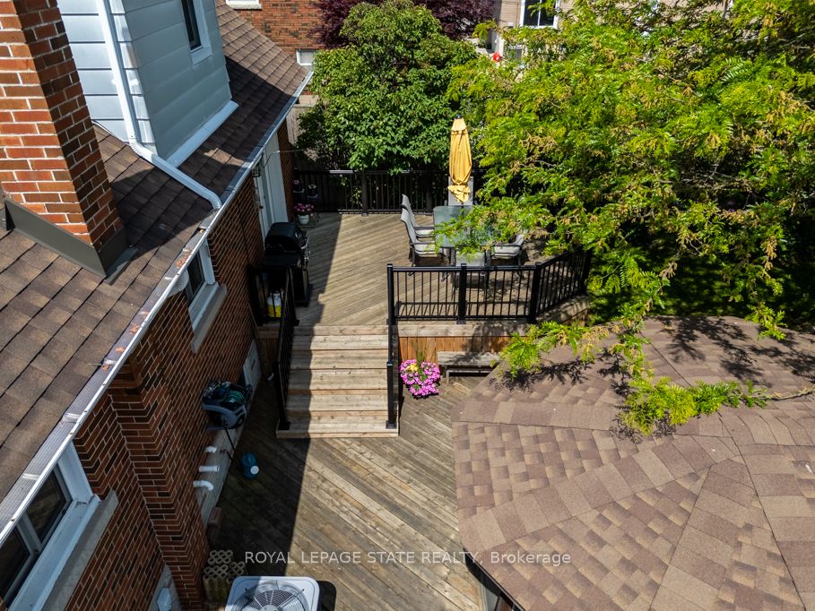 129 Broker Drive Property Photo 8