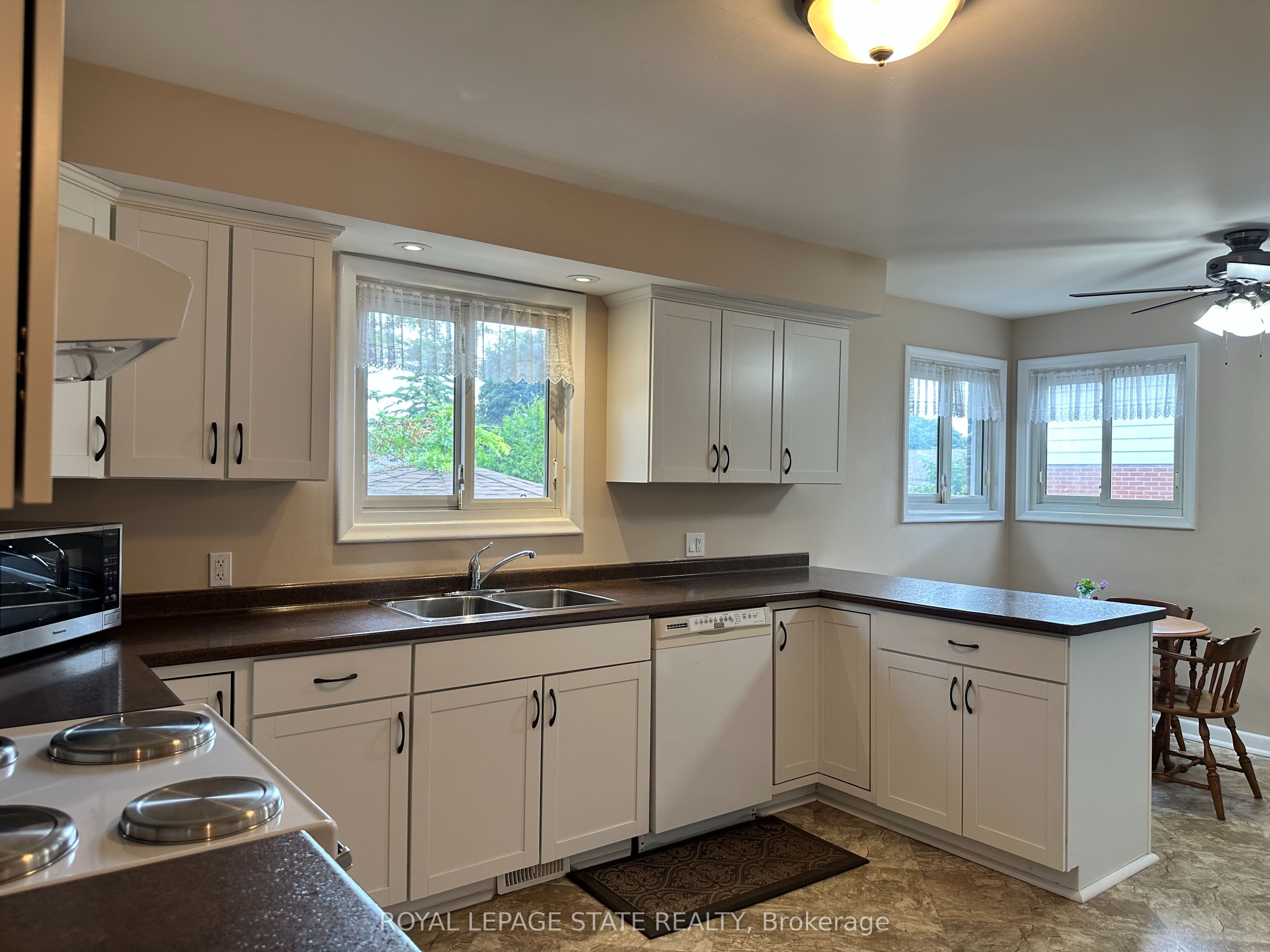 129 Broker Drive Property Photo 10