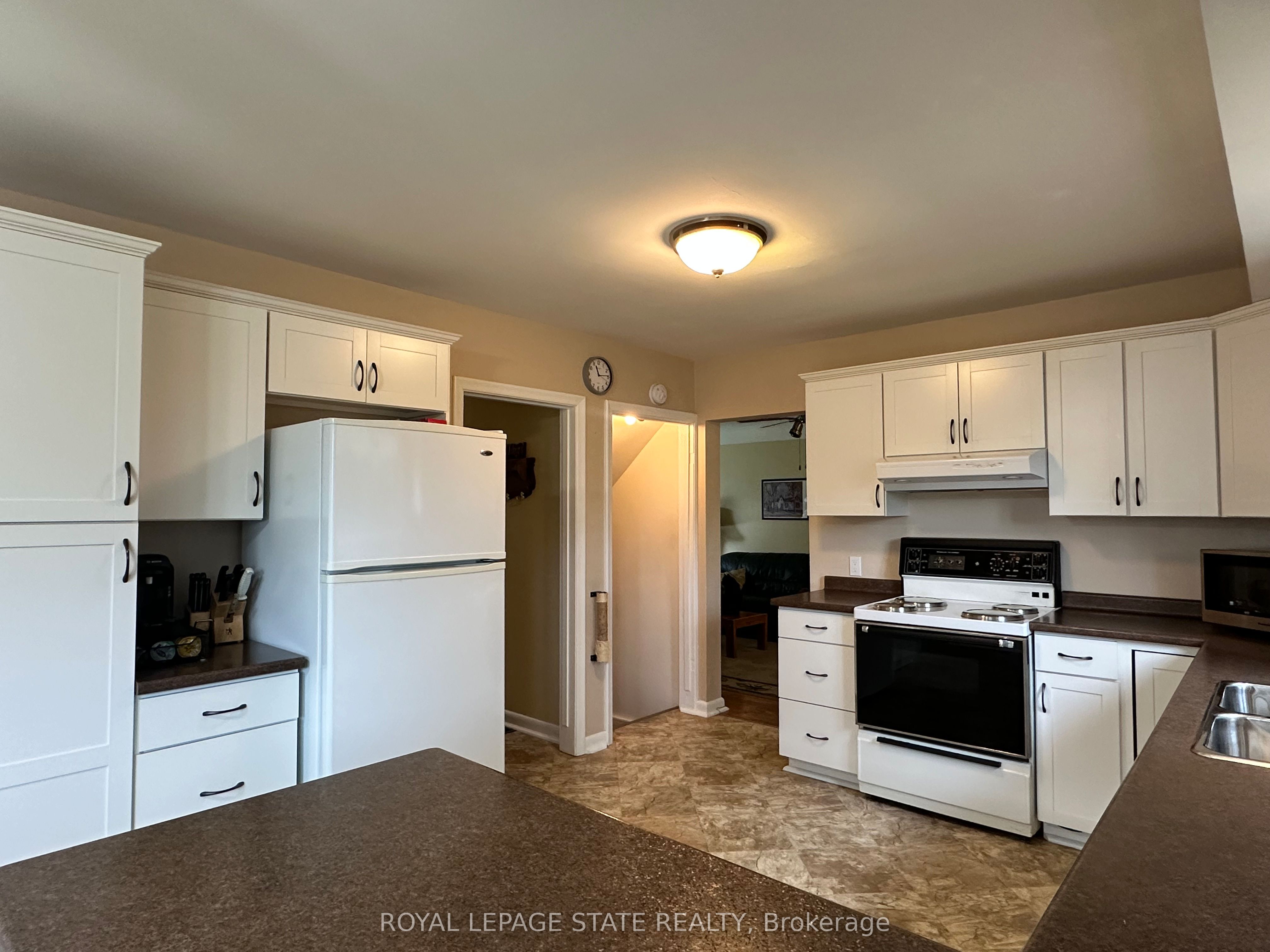 129 Broker Drive Property Photo 11