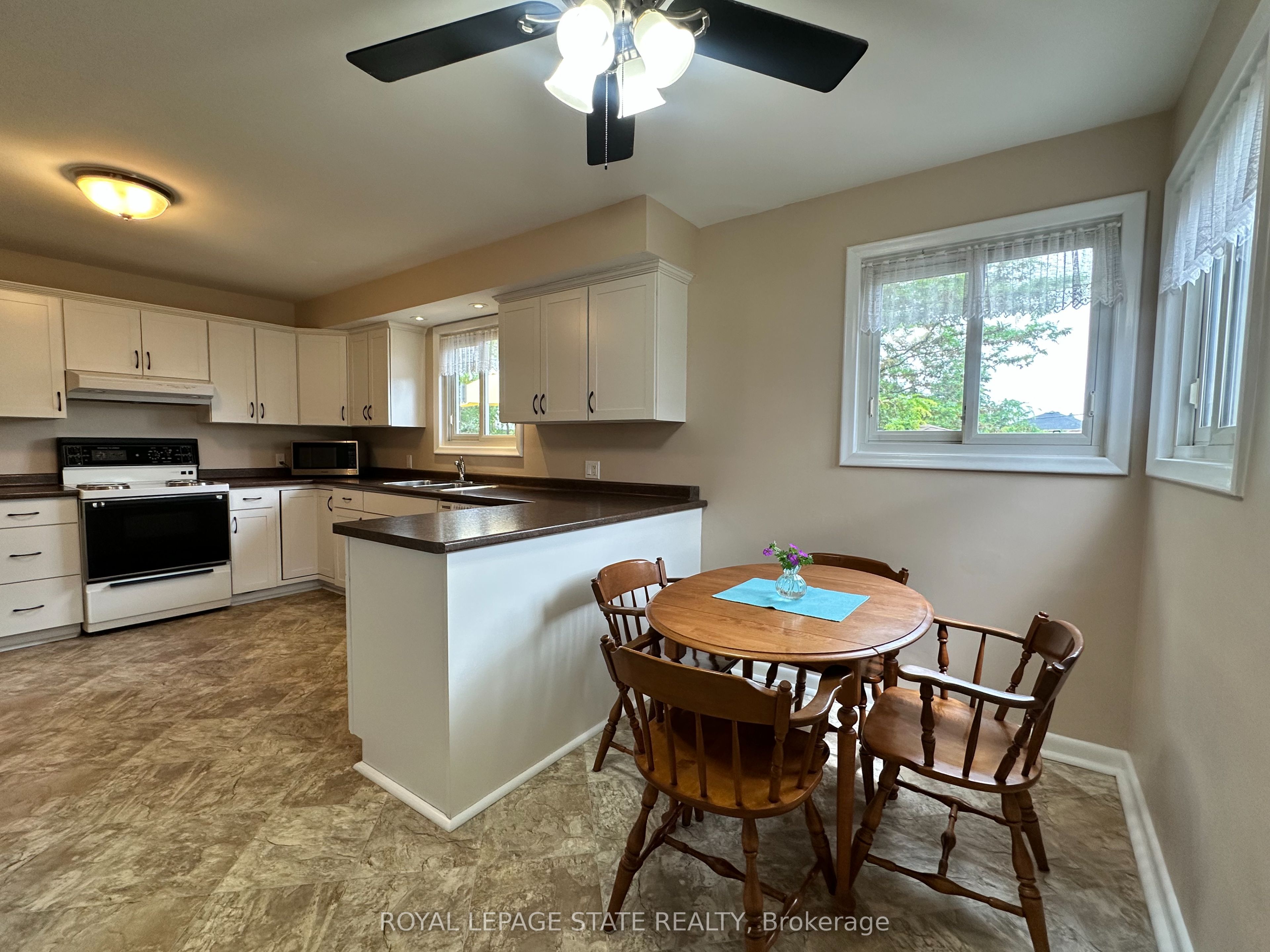 129 Broker Drive Property Photo 13