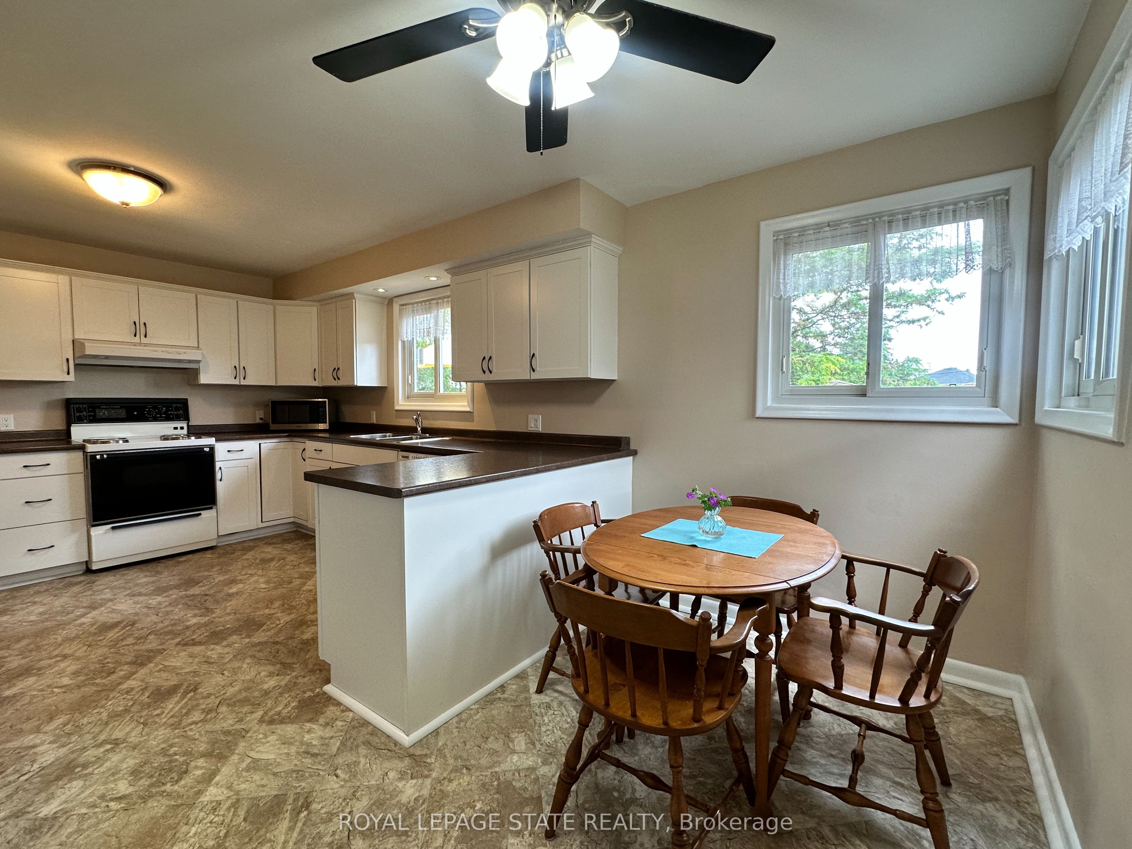 129 Broker Drive Property Photo 14
