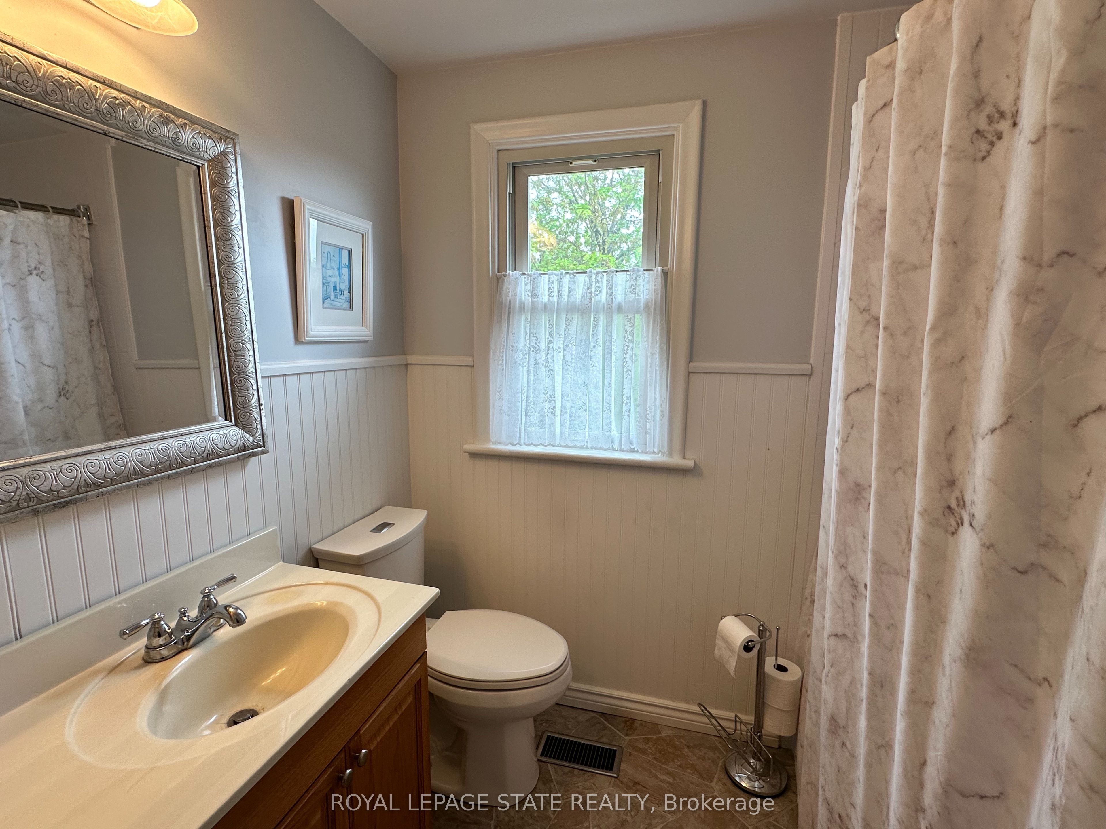 129 Broker Drive Property Photo 28