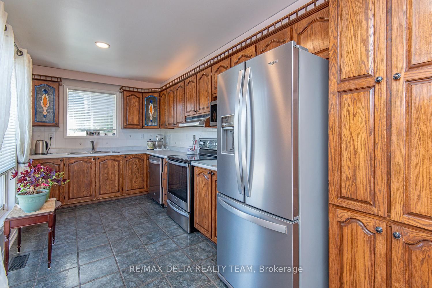 892 Beauchamp Avenue Property Photo 12