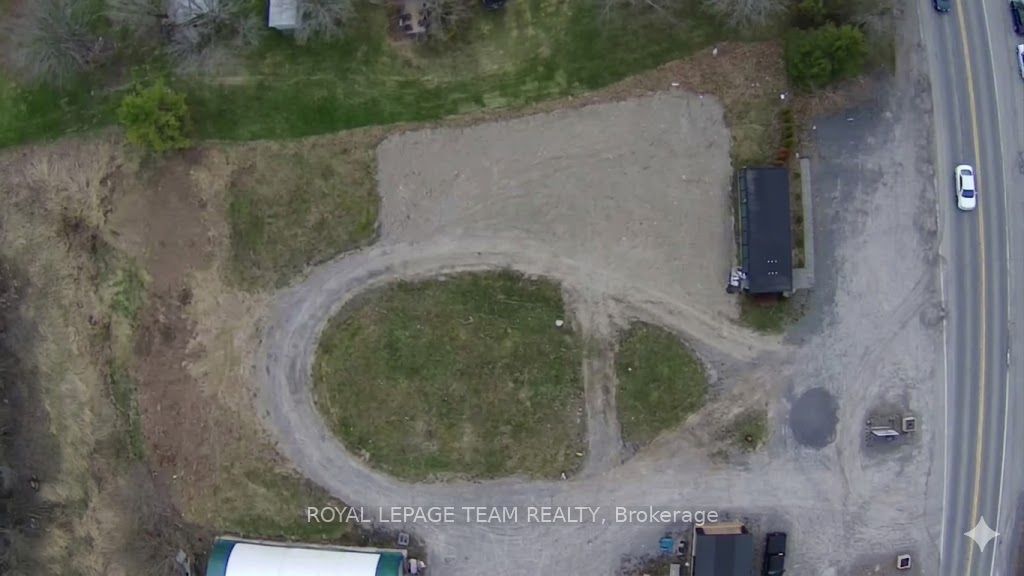 2300 Roger Stevens Drive Property Photo 3