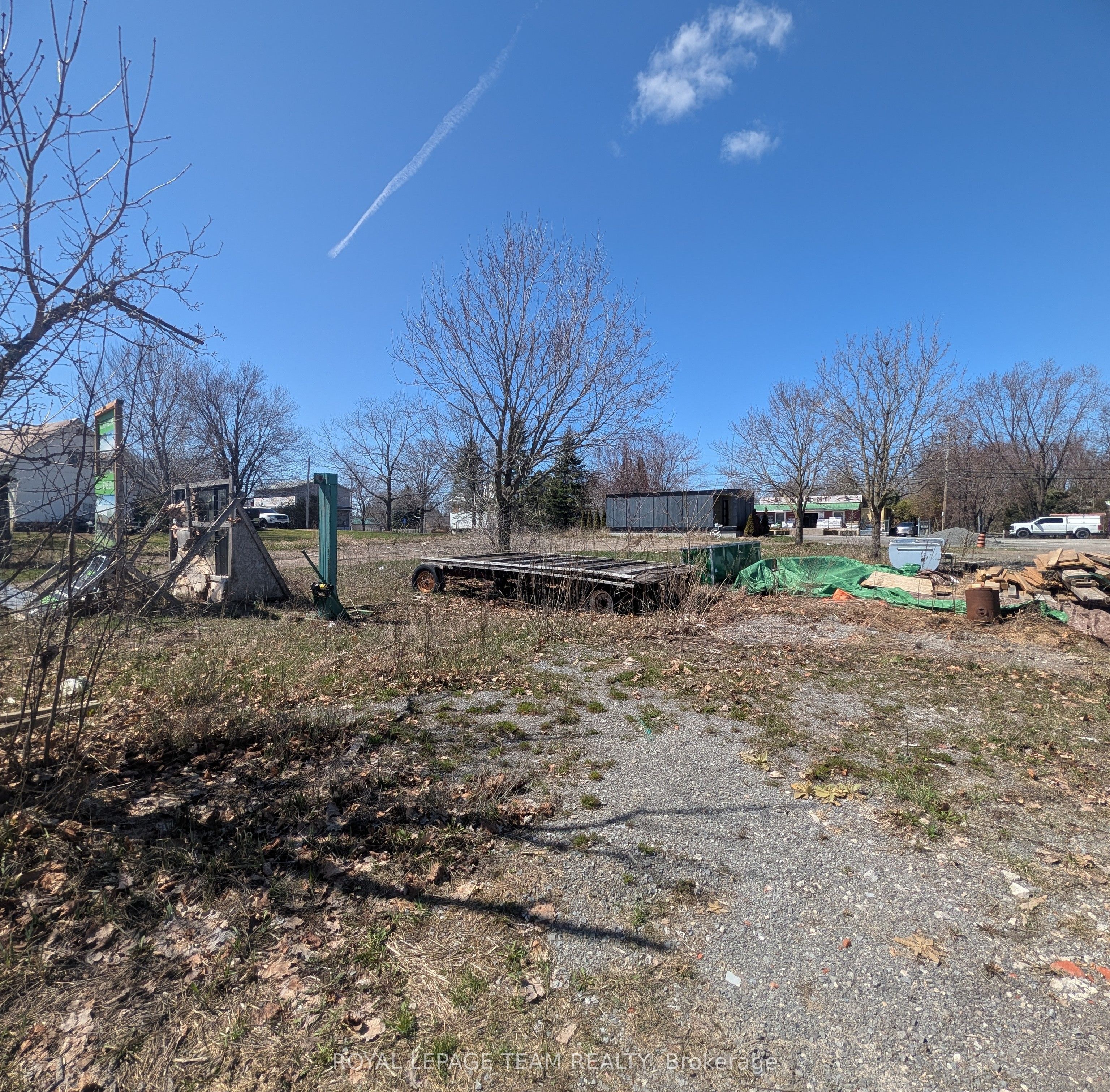 2300 Roger Stevens Drive Property Photo 4