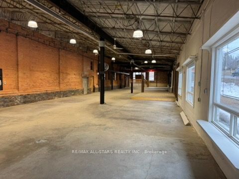 101 Entrance Drive Property Photo 6