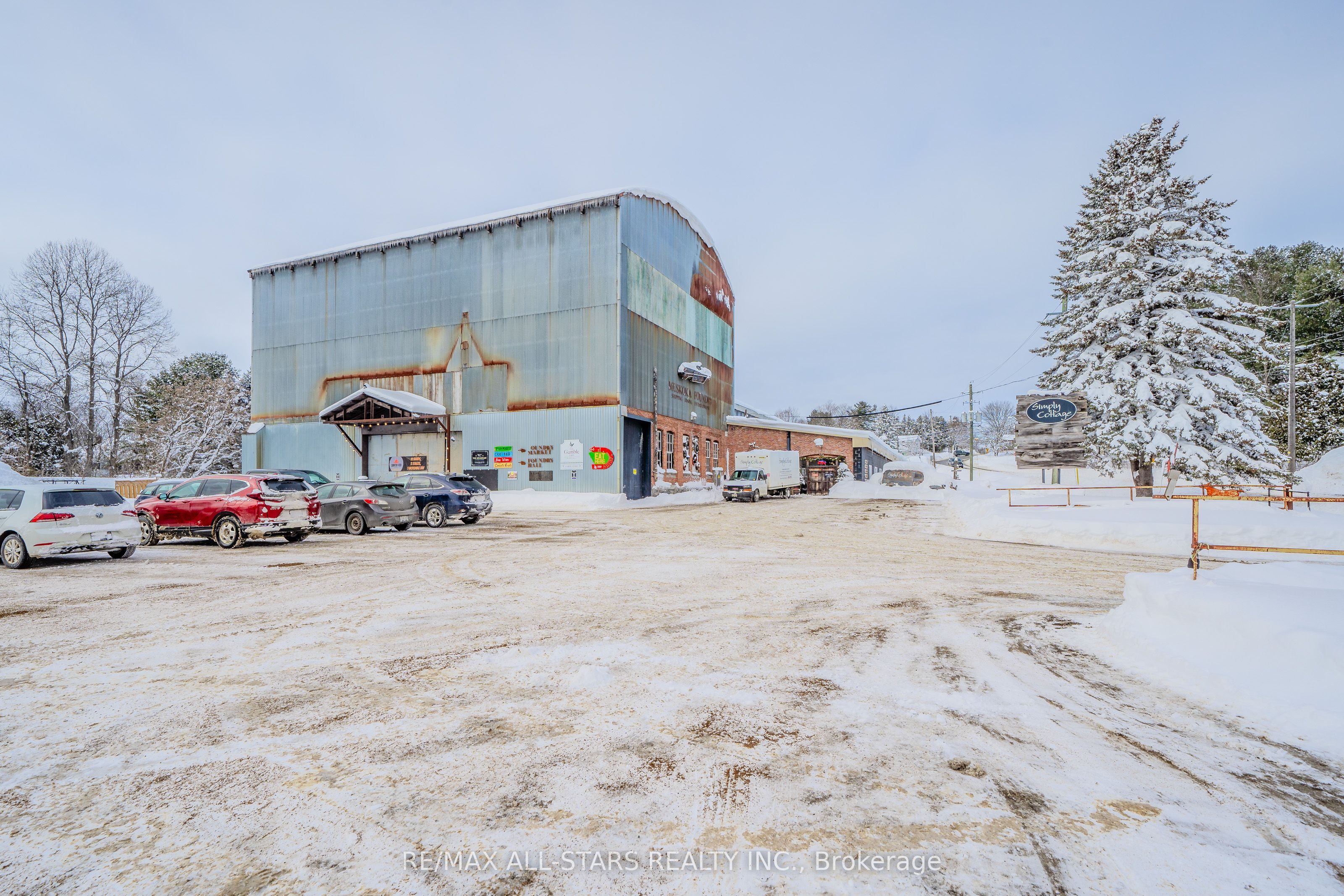 101 Entrance Drive Property Photo 14