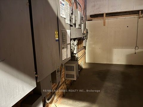 101 Entrance Drive Property Photo 31