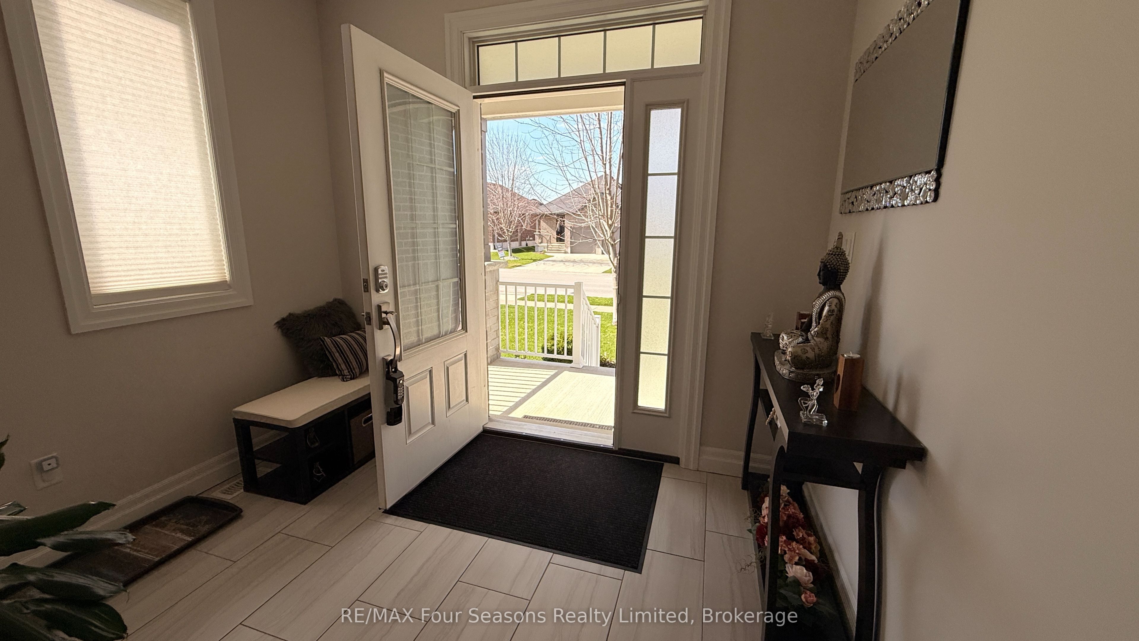 399 Devonshire Road Property Photo 12