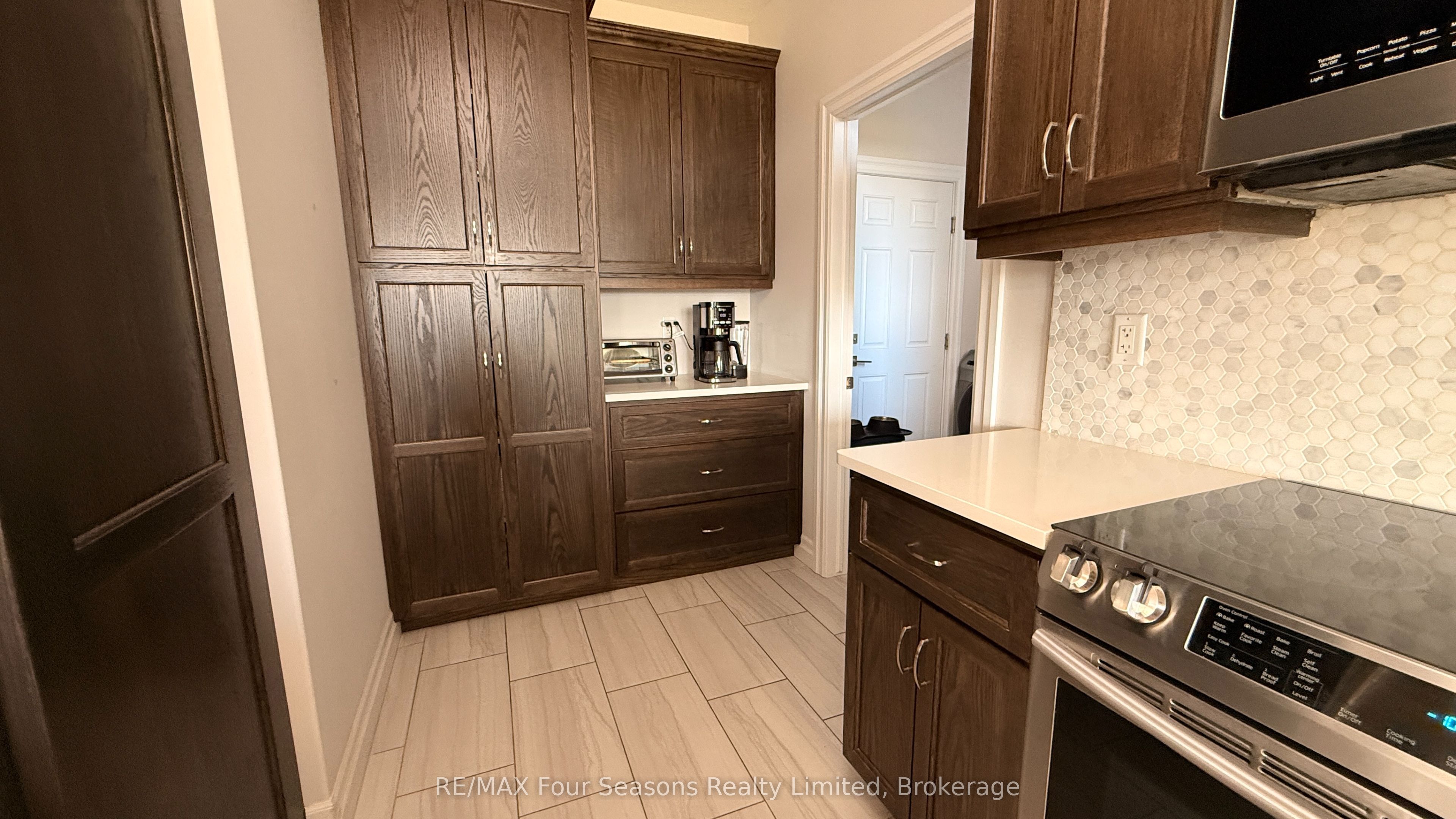 399 Devonshire Road Property Photo 15