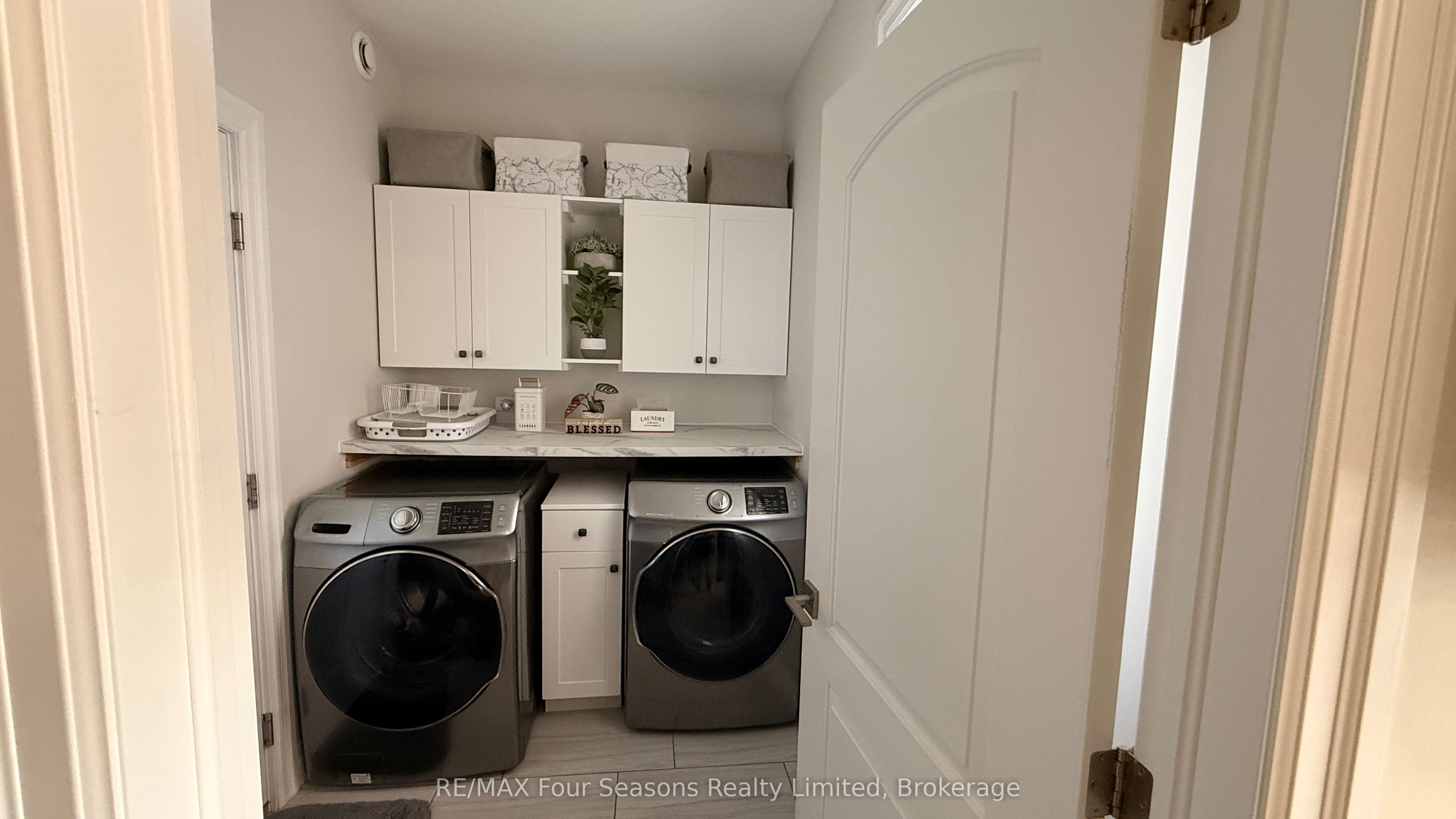 399 Devonshire Road Property Photo 16