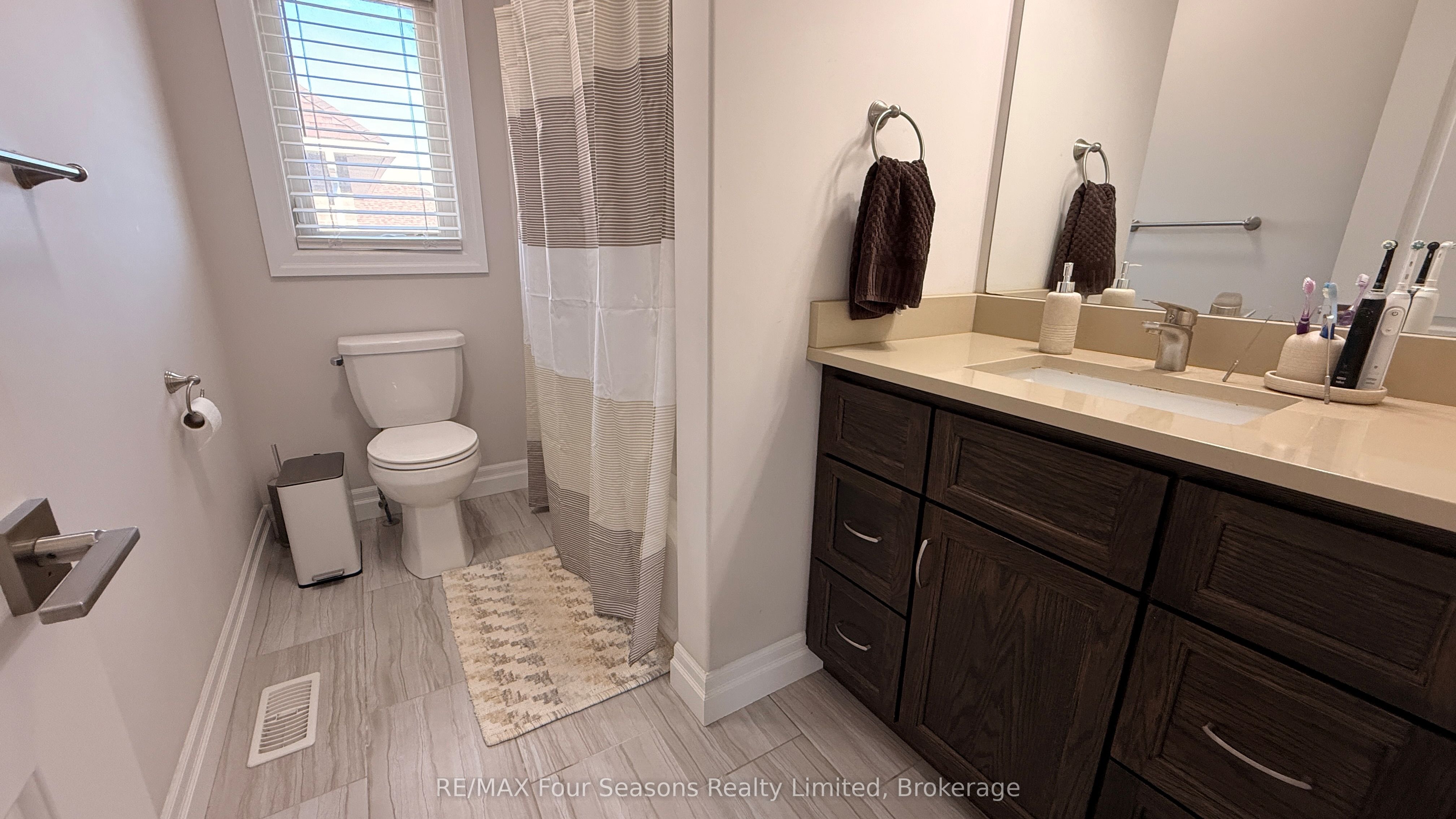 399 Devonshire Road Property Photo 20