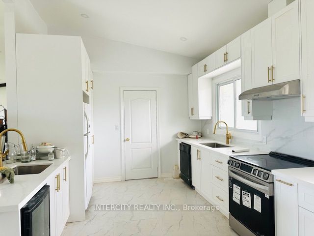 450 Queenston Road Property Photo 4