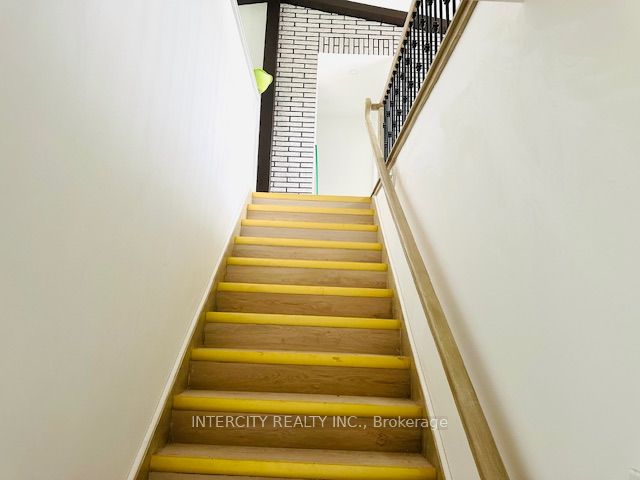 450 Queenston Road Property Photo 11