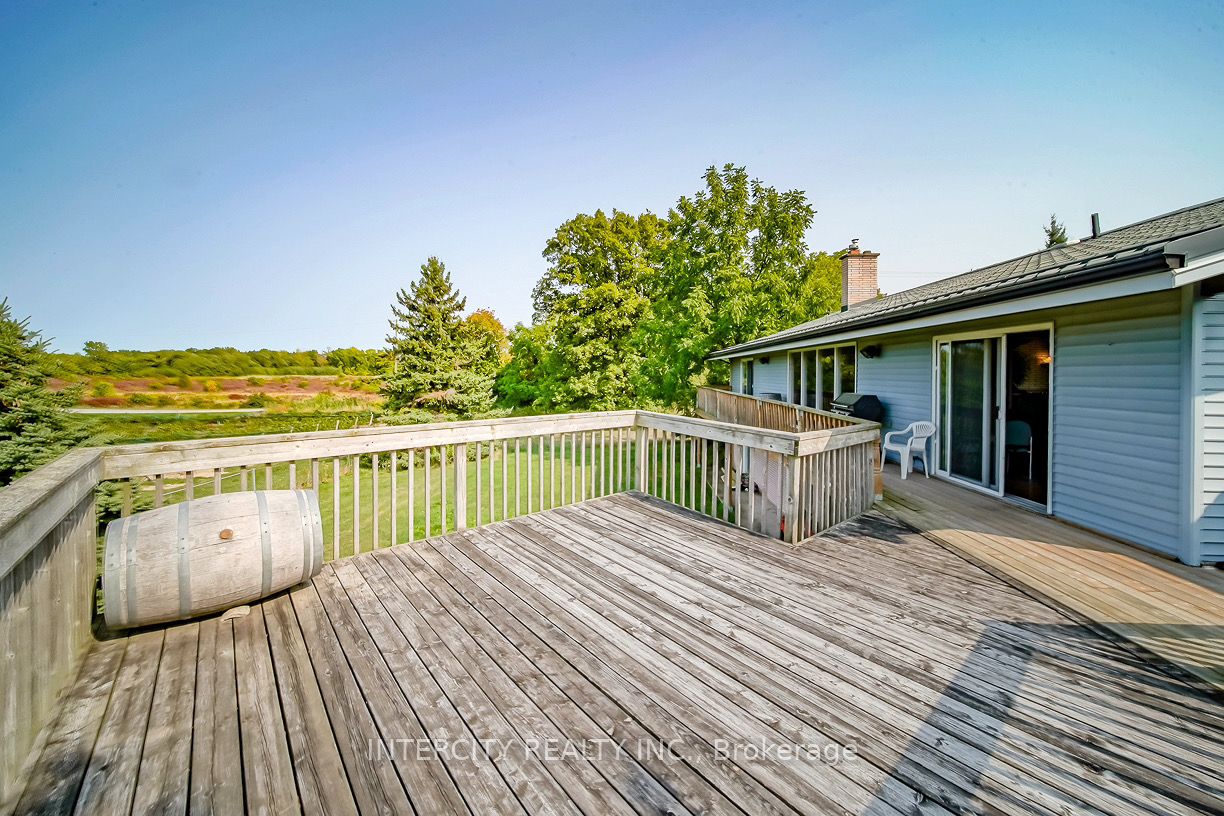 450 Queenston Road Property Photo 12