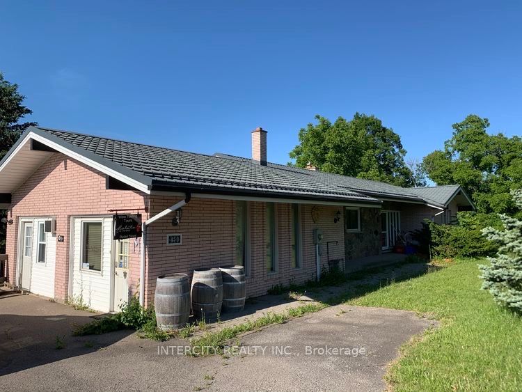 450 Queenston Road Property Photo 15