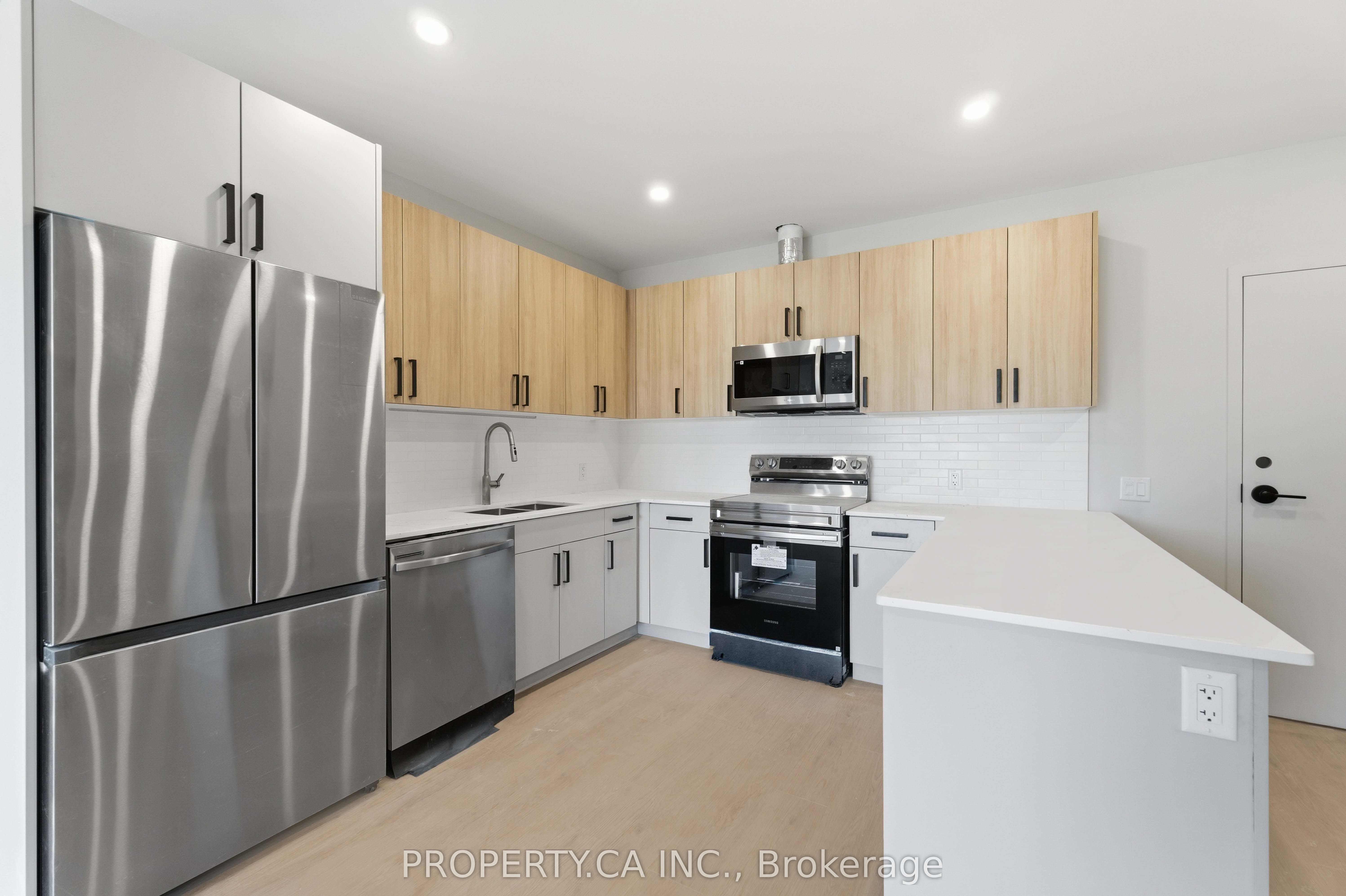 8 Hutt Lane 203 Property Photo 7