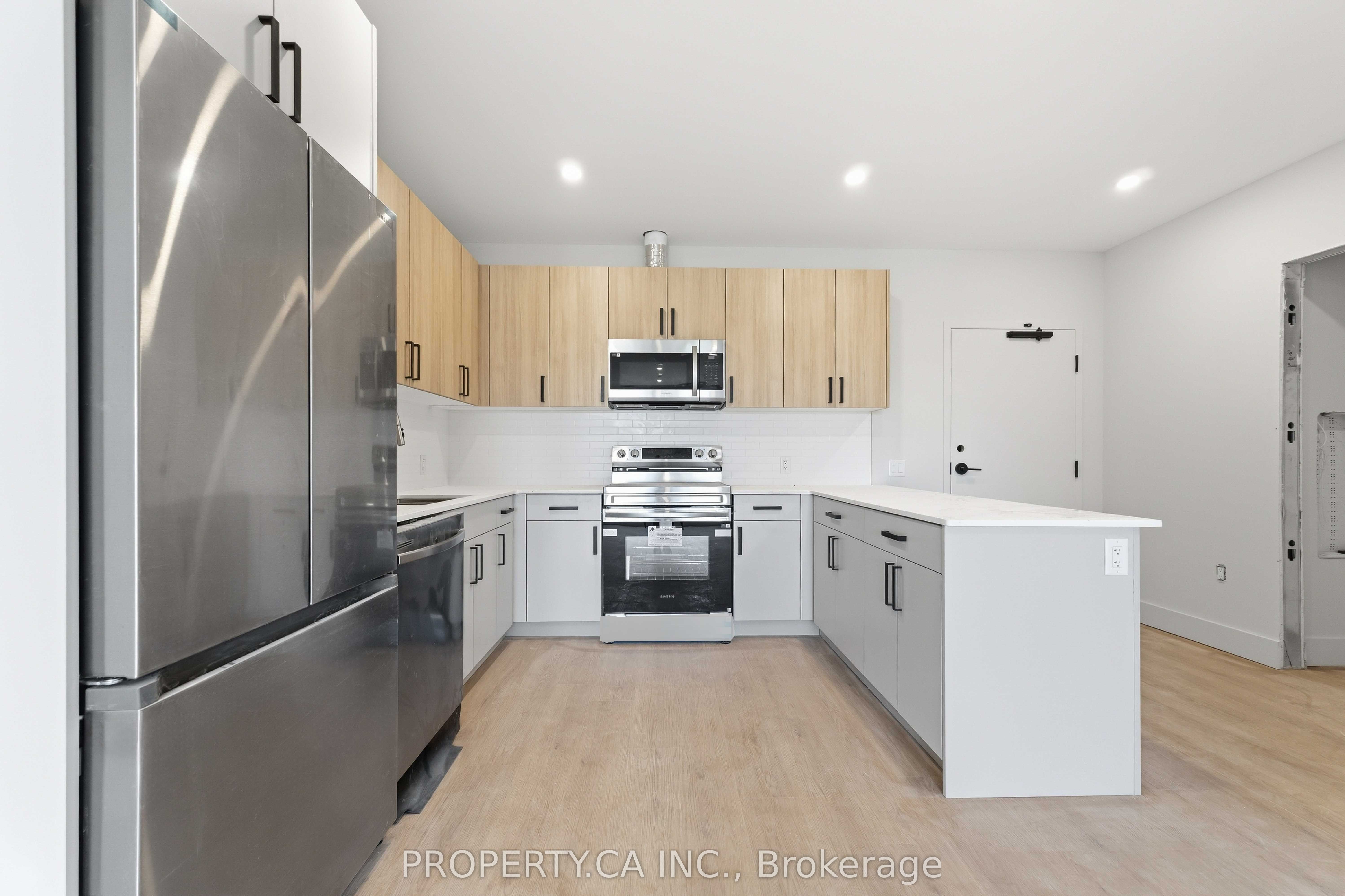 8 Hutt Lane 203 Property Photo 8